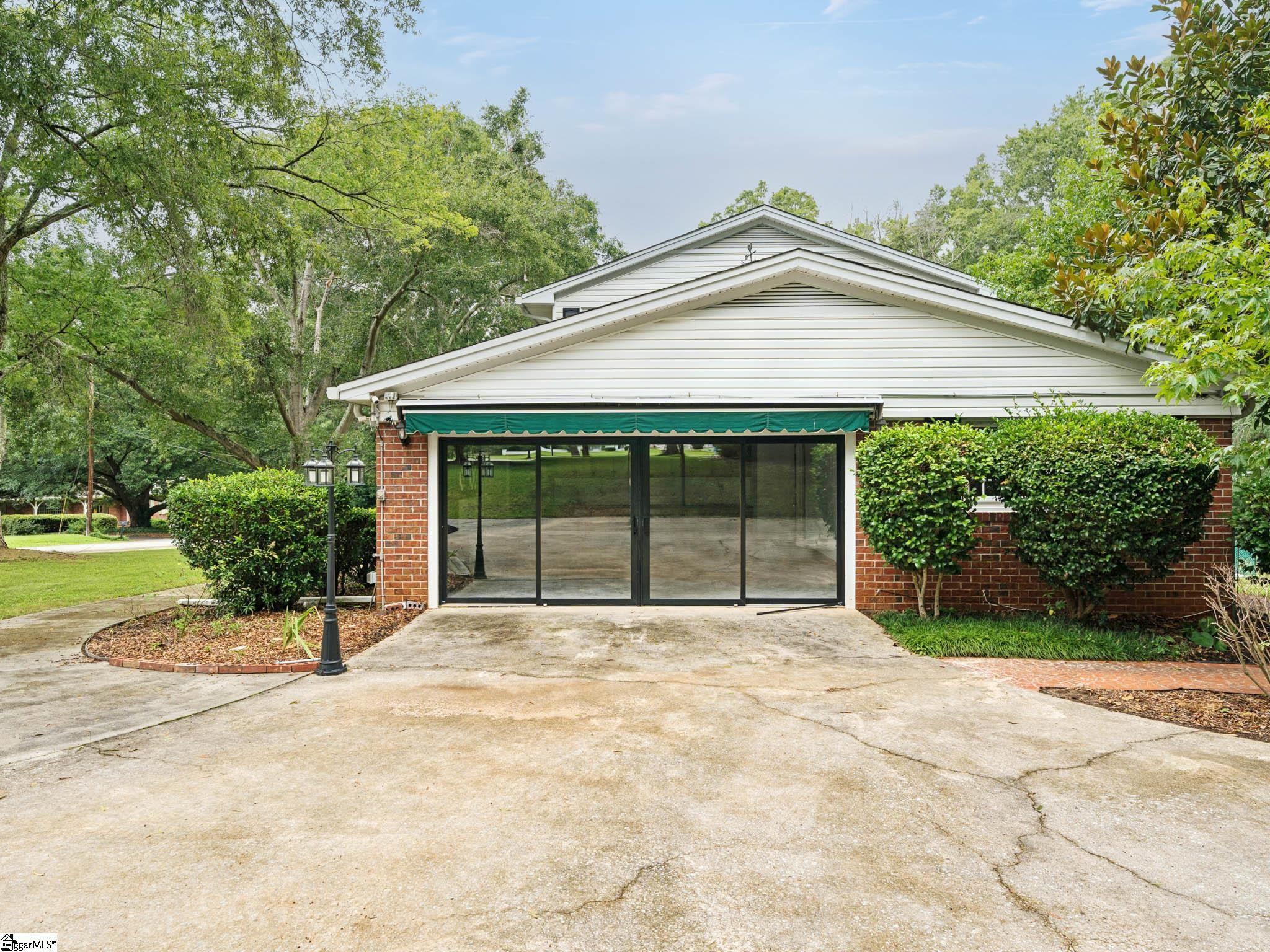 200 Sherwood Drive Property Photo 35