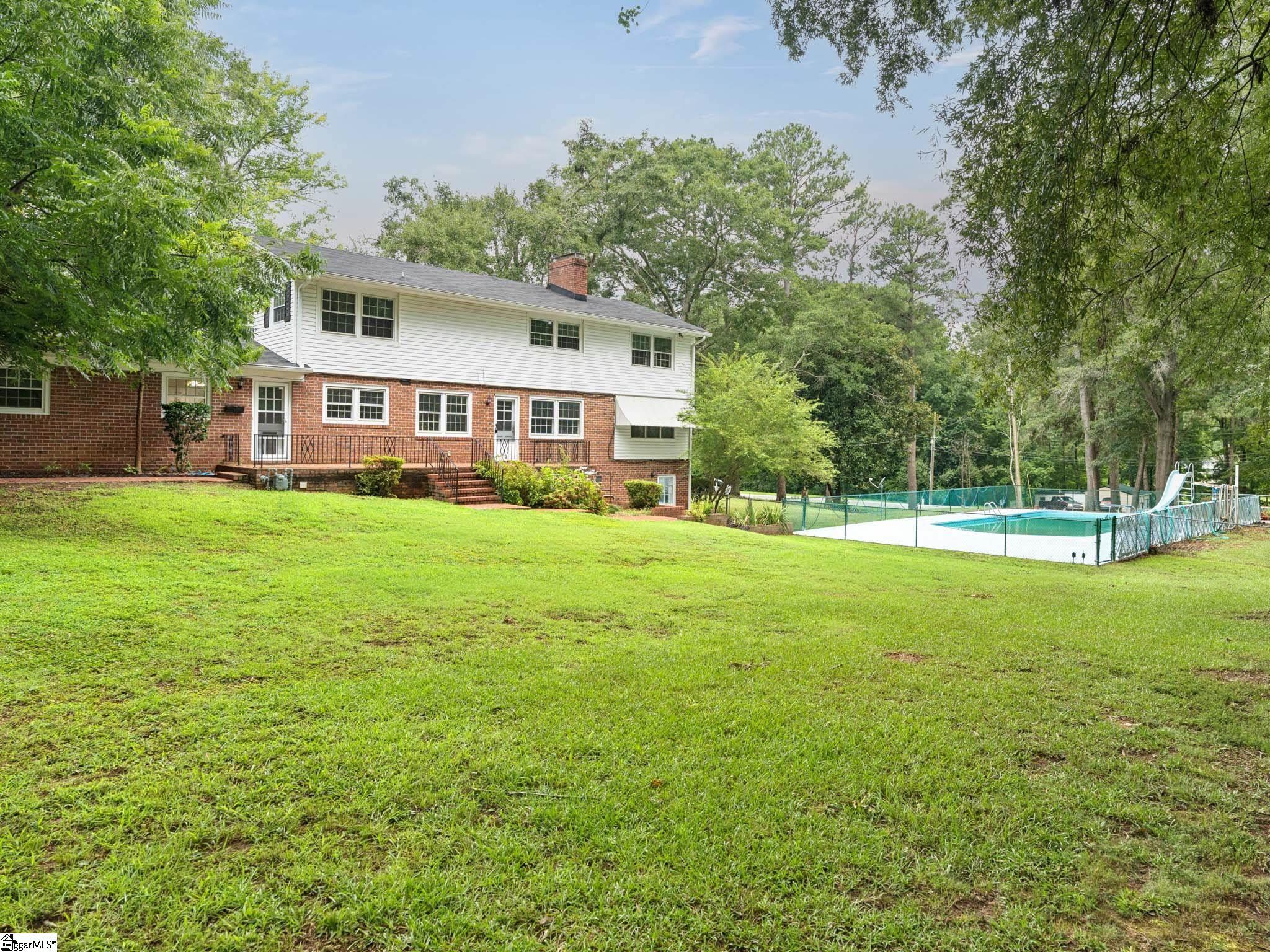 200 Sherwood Drive Property Photo 38