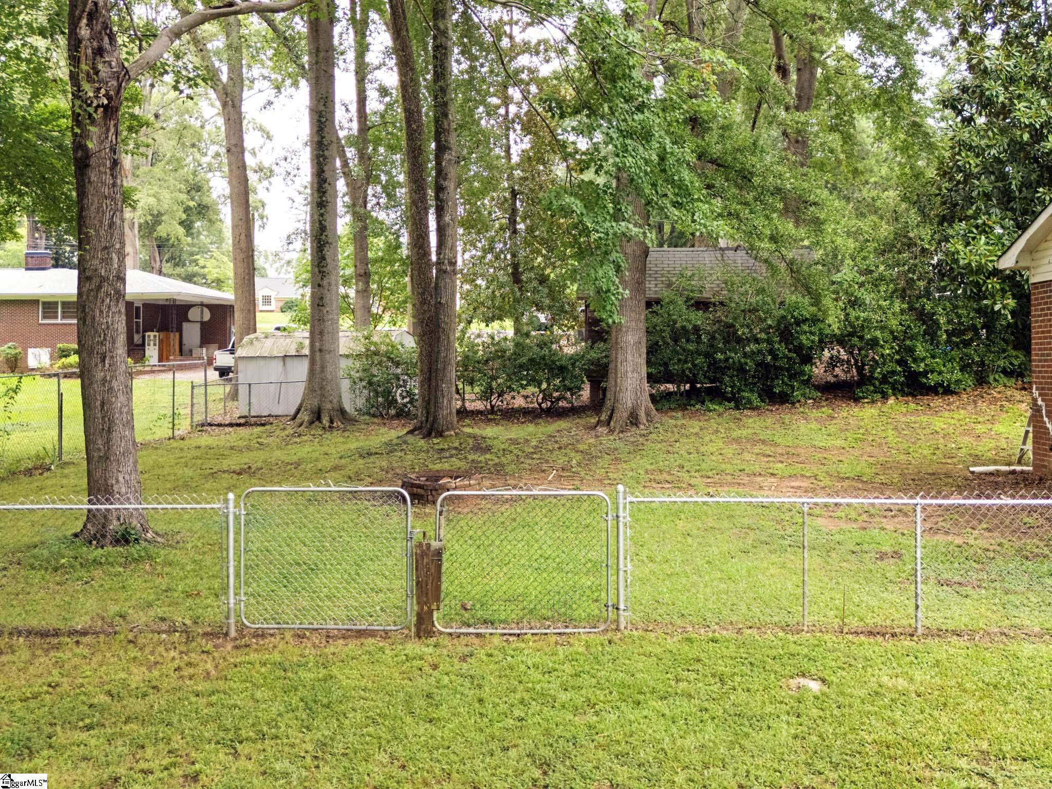 200 Sherwood Drive Property Photo 42