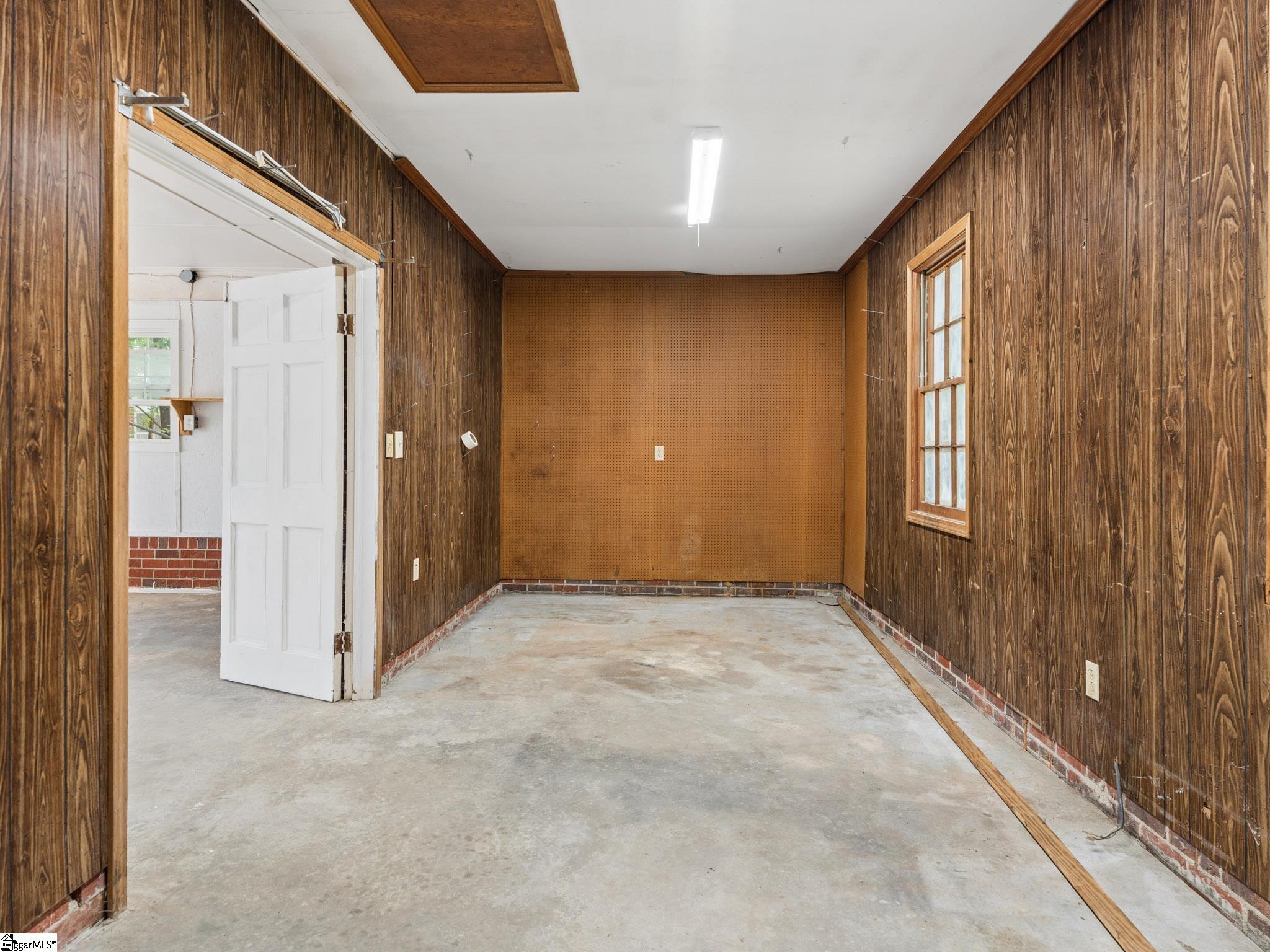 200 Sherwood Drive Property Photo 44