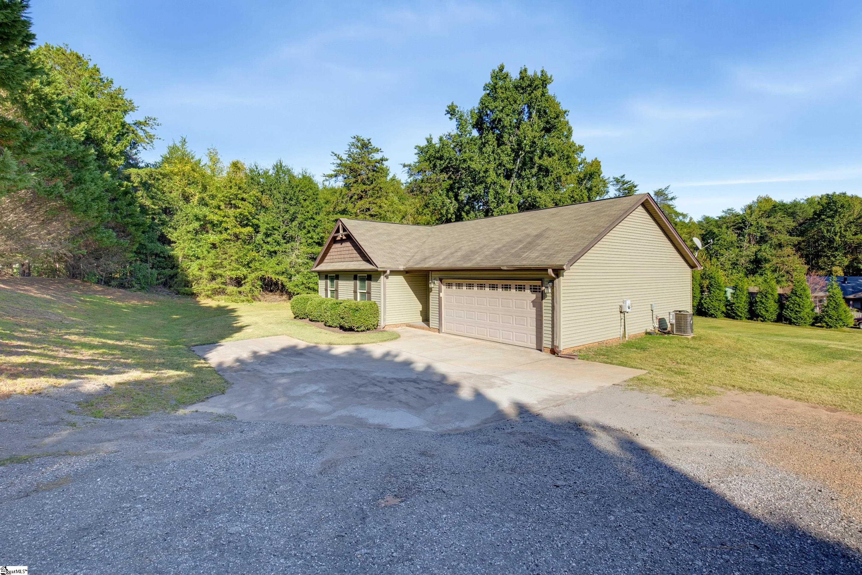 2180 Tigerville Road Property Photo 4