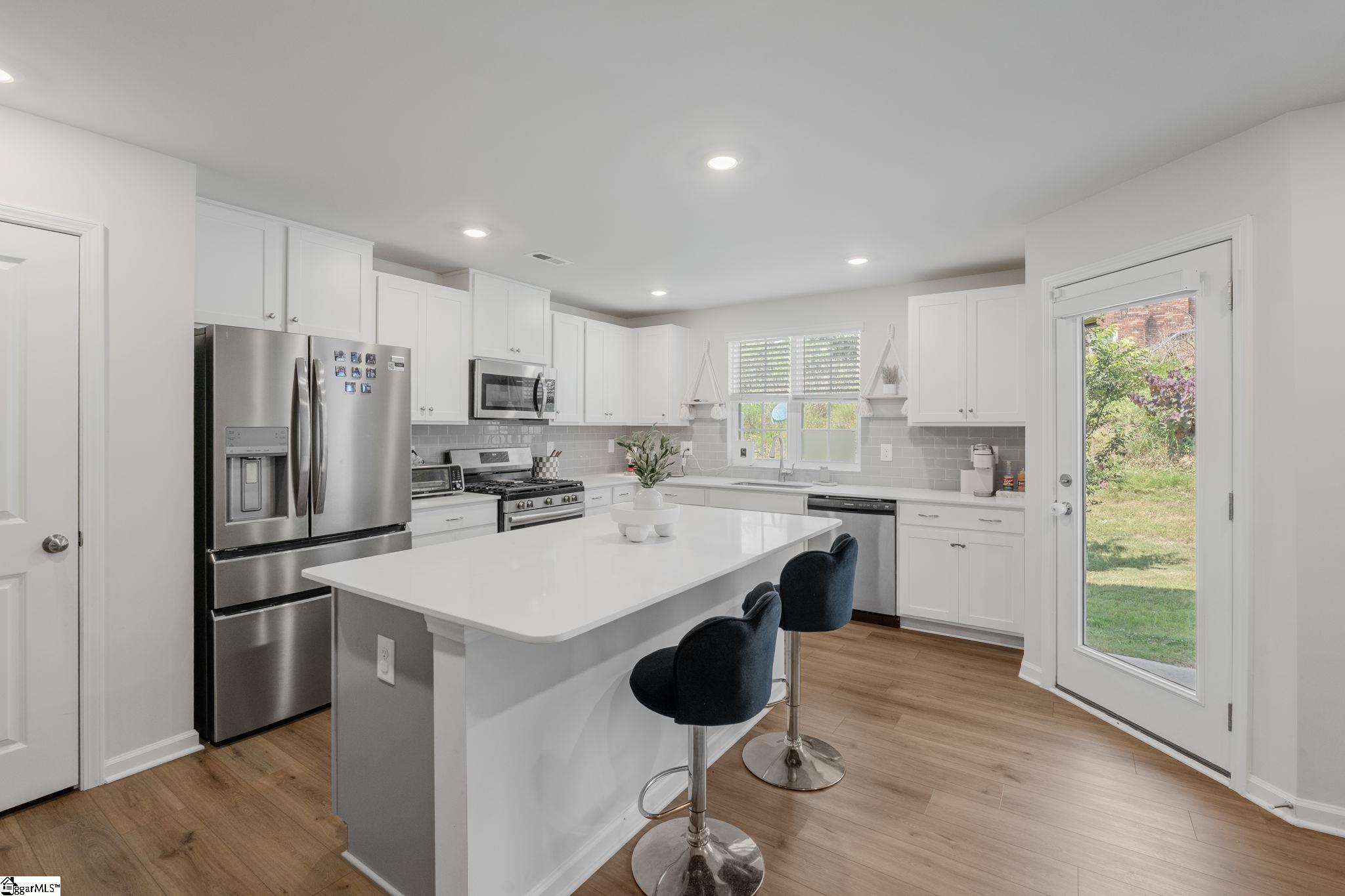 812 Harper Street Property Photo 10