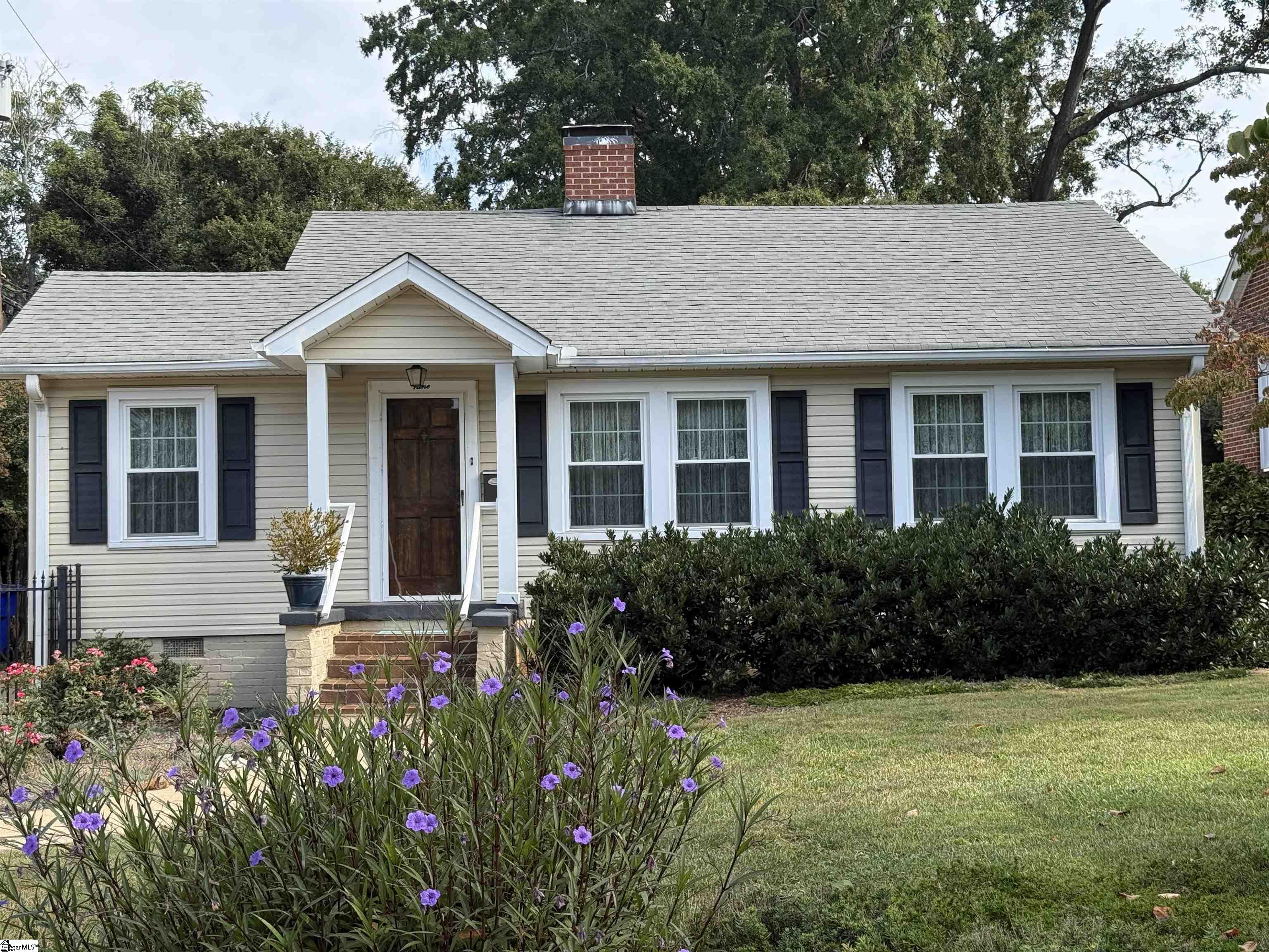 9 Kenwood Lane Property Photo 2