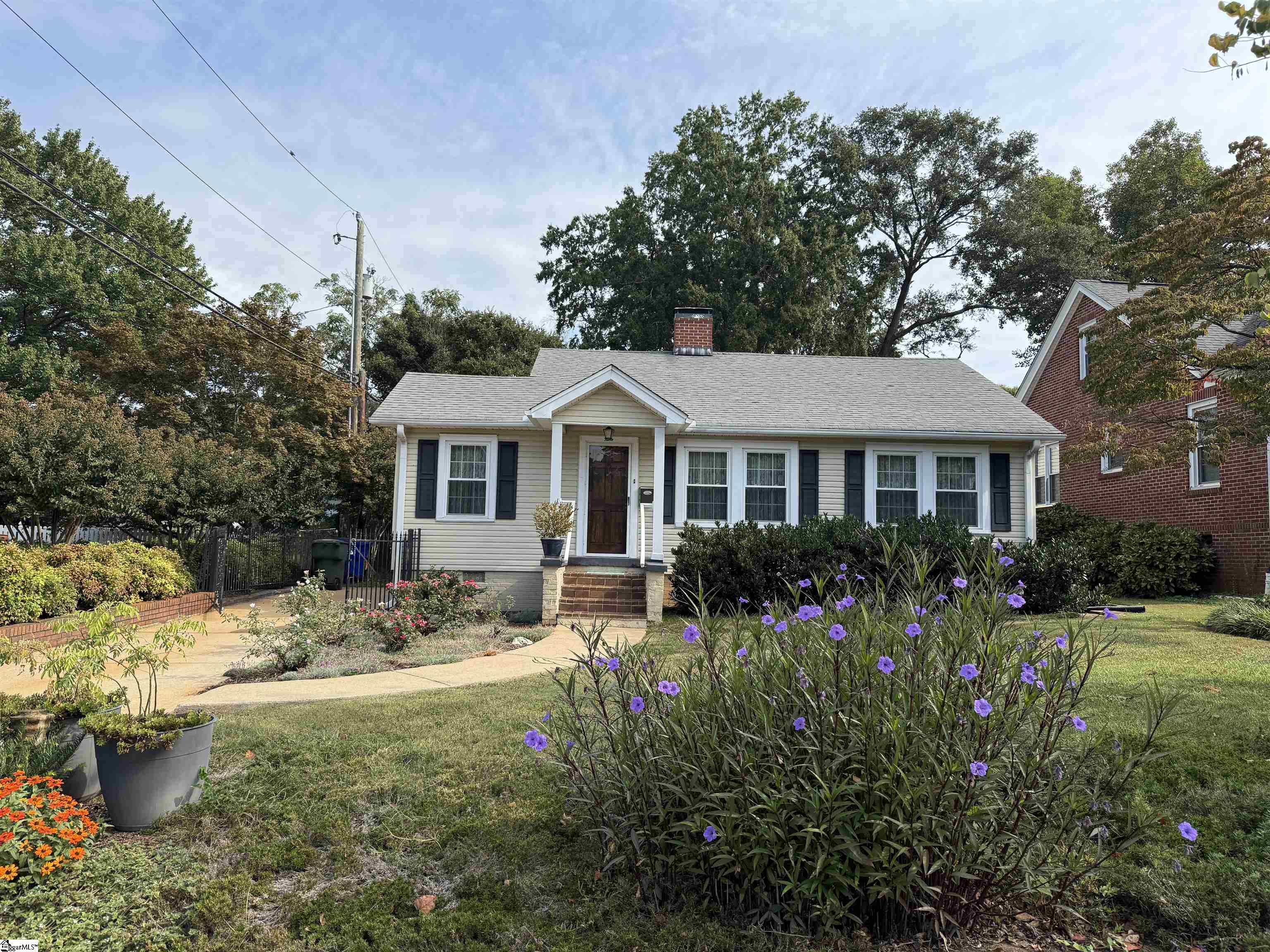 9 Kenwood Lane Property Photo 3