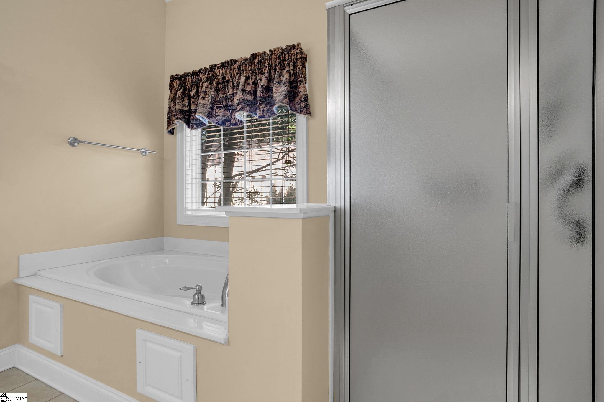 111 Clairewood Court Property Photo 28
