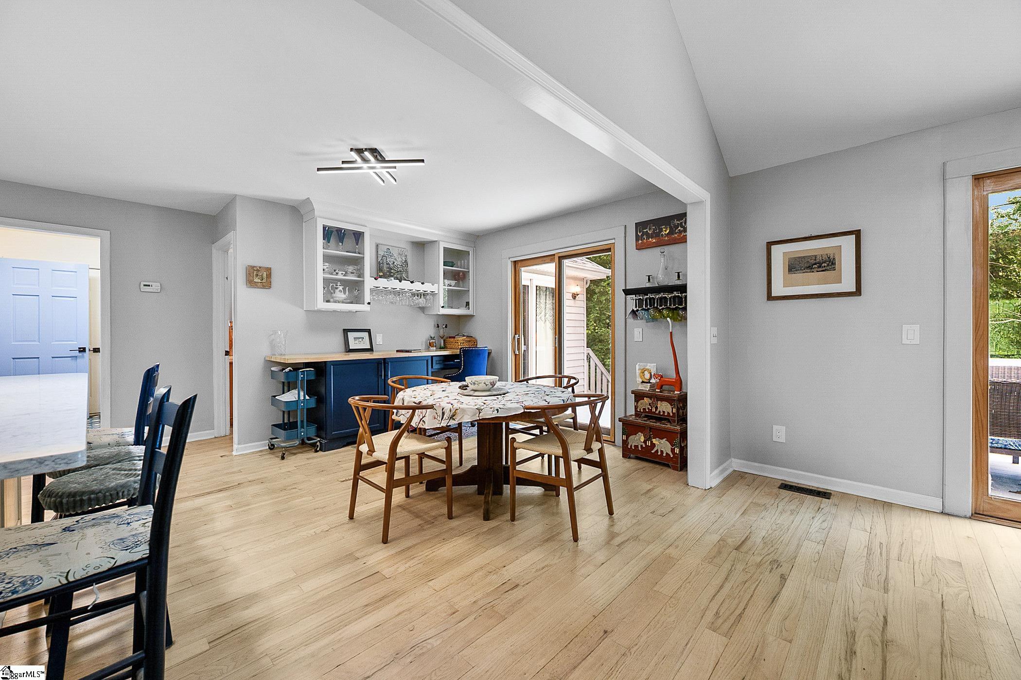 252 Ridge Way Property Photo 8