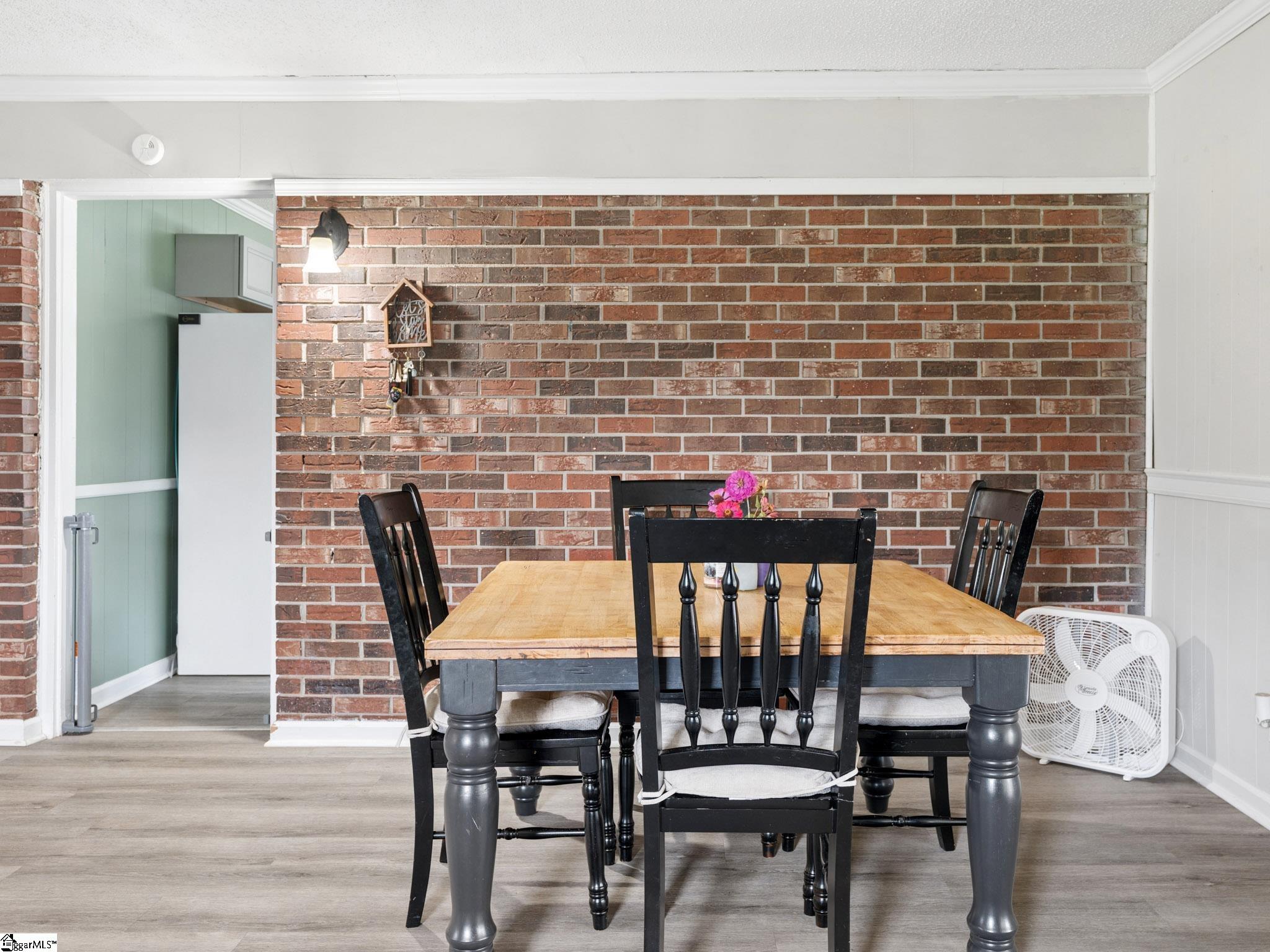 2740 Torrington Road Property Photo 4