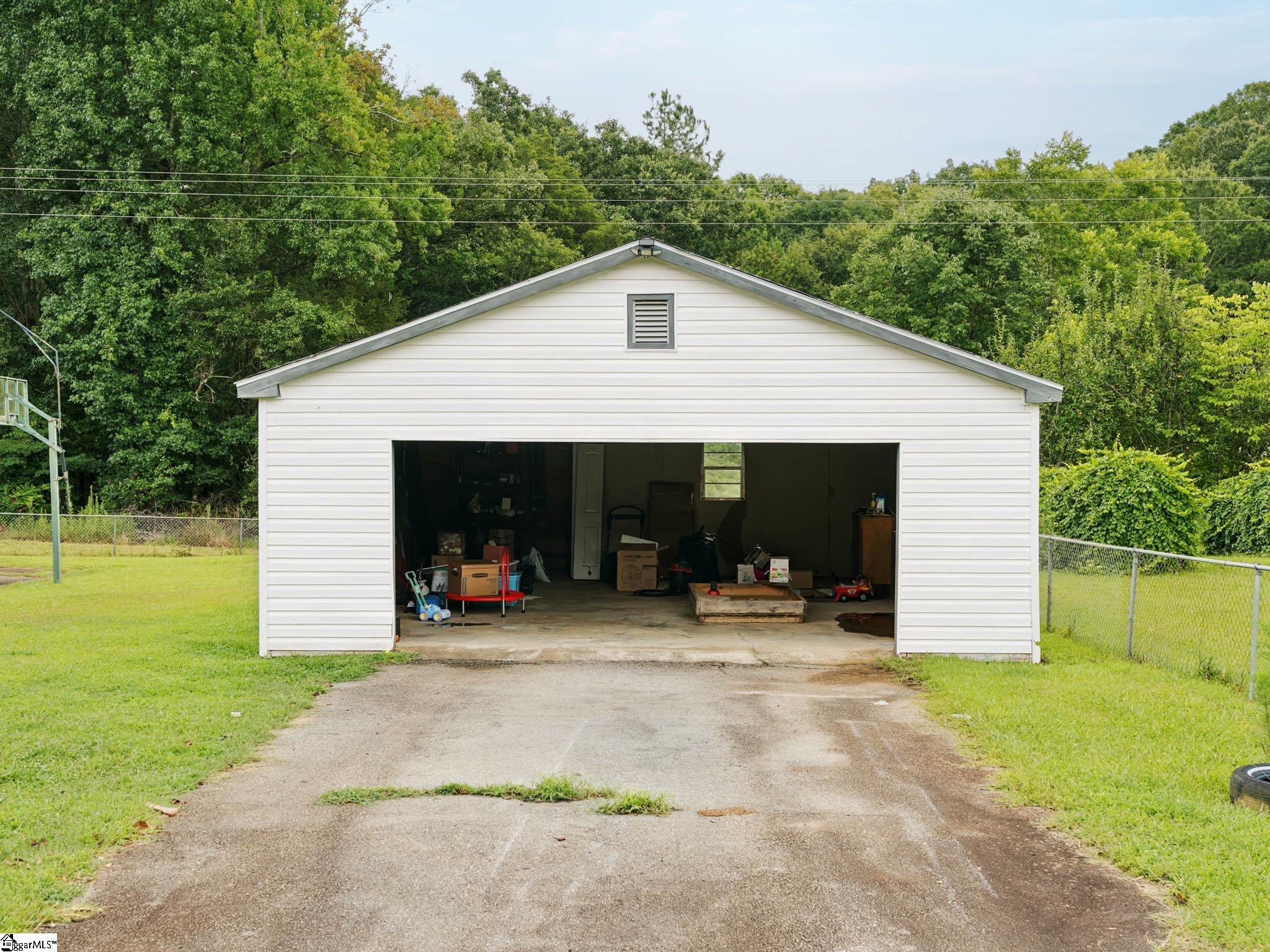2740 Torrington Road Property Photo 19