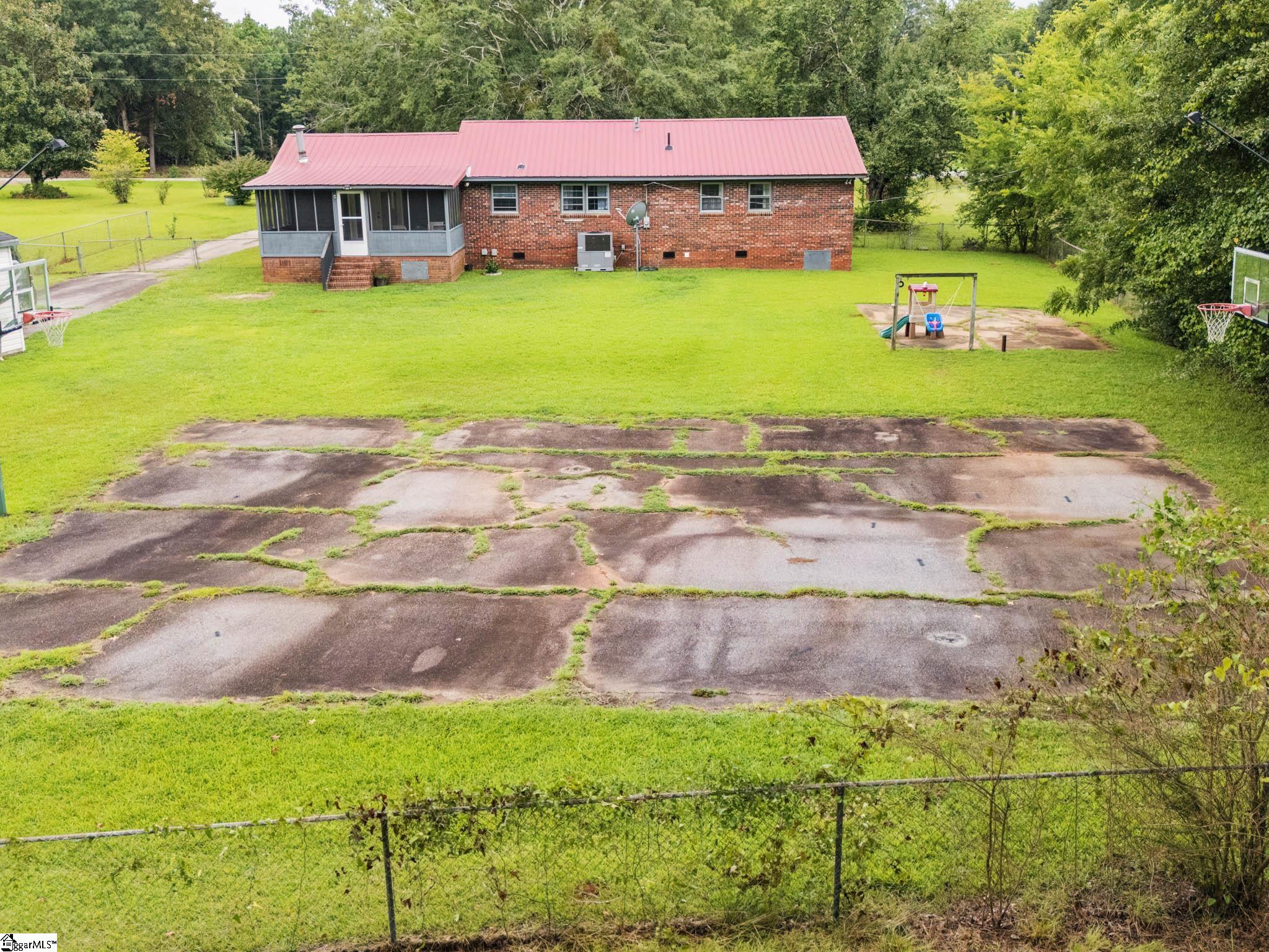 2740 Torrington Road Property Photo 21