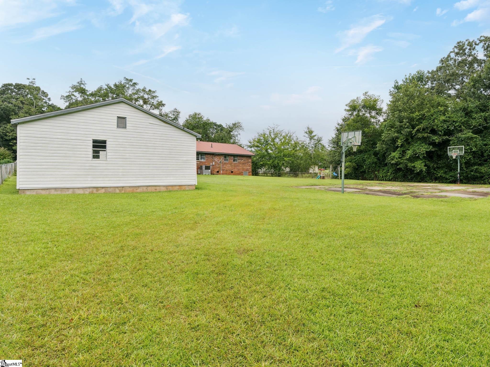 2740 Torrington Road Property Photo 22