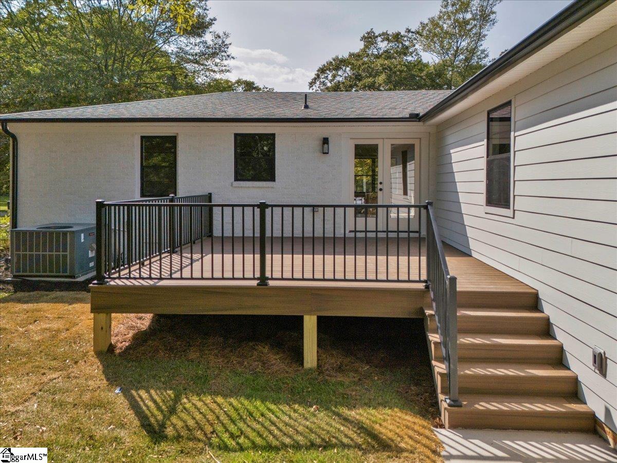 210 Woodfield Avenue Property Photo 3