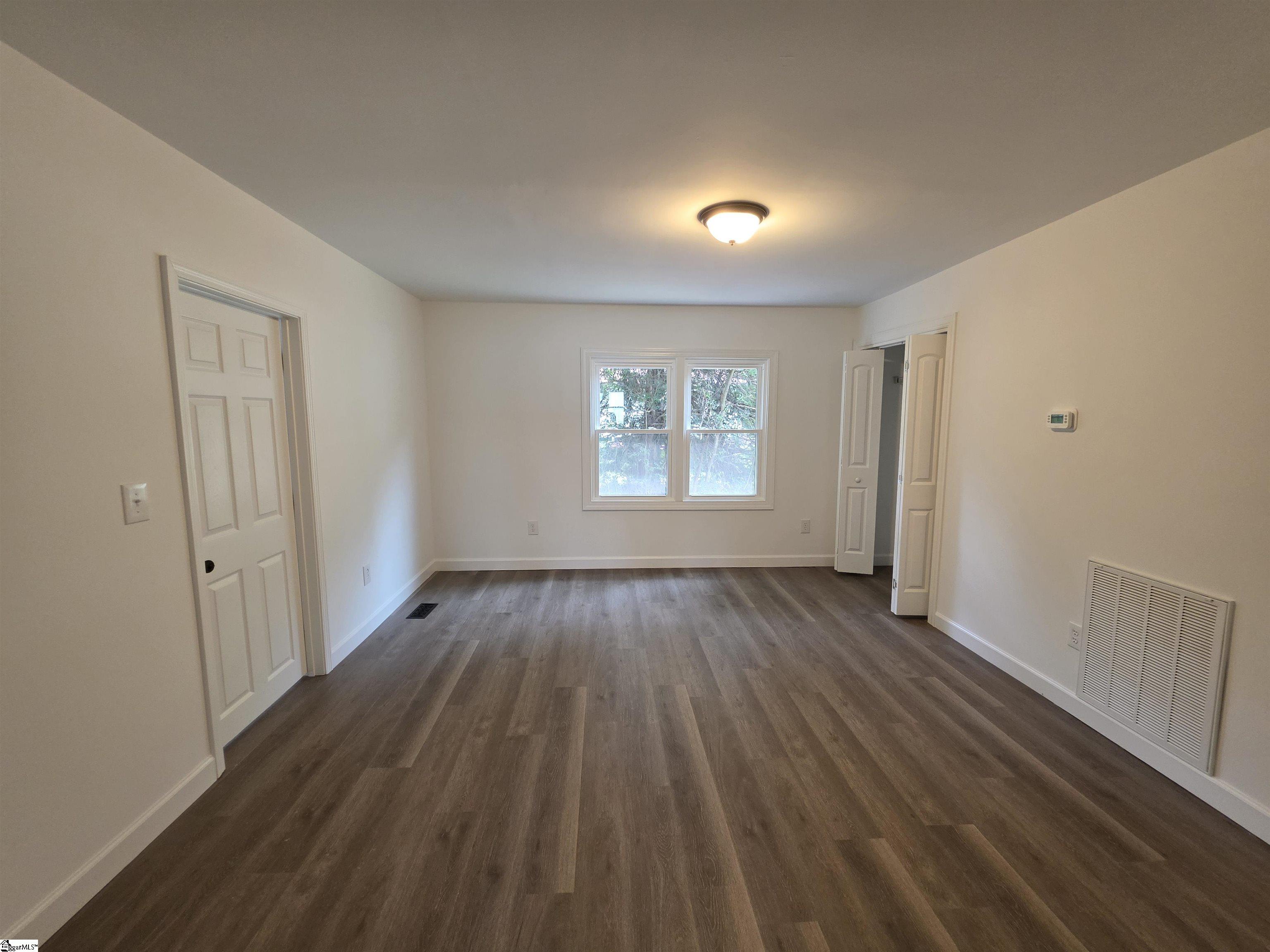 8 W First Street Property Photo 10