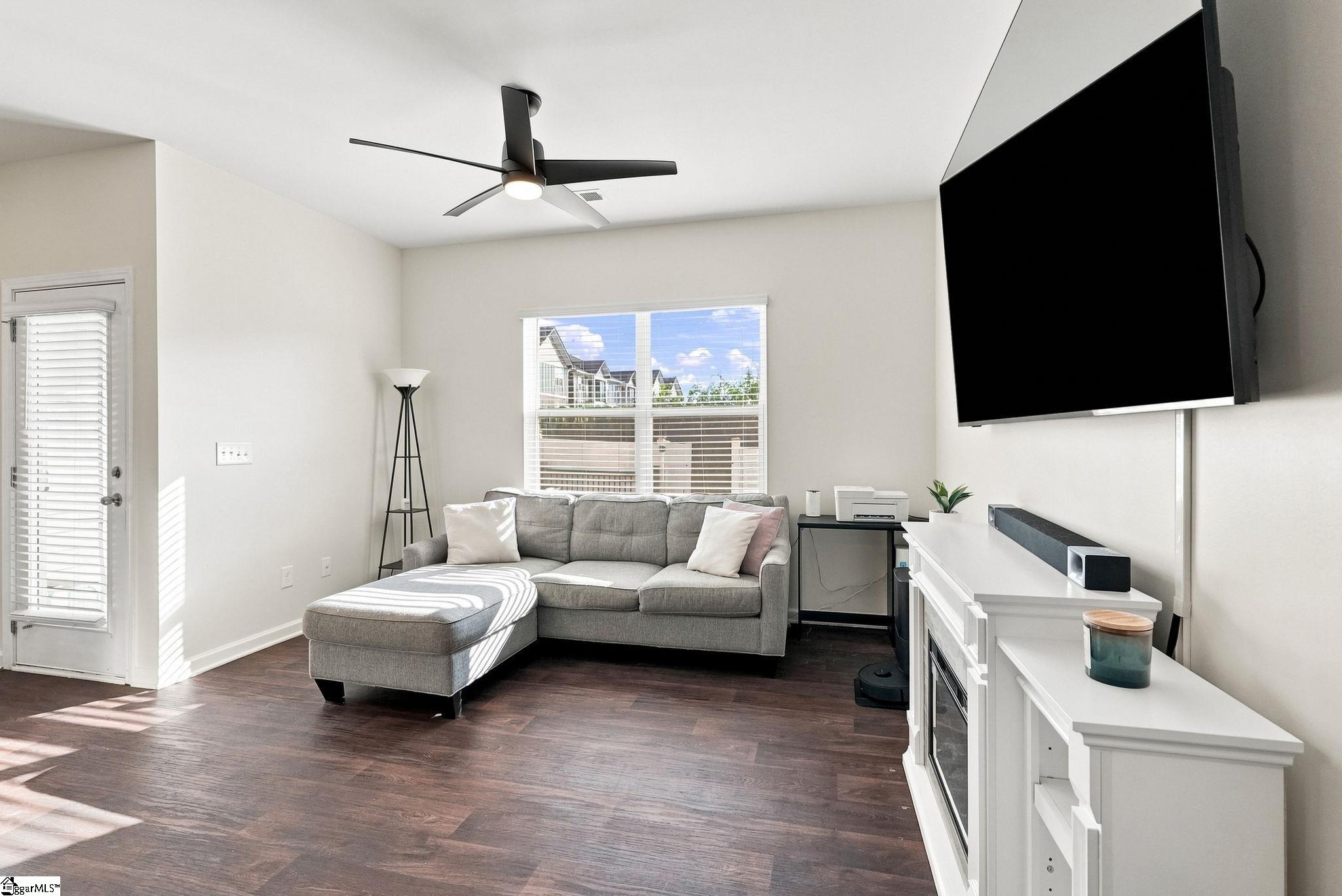 1354 Wunder Way Property Photo 12