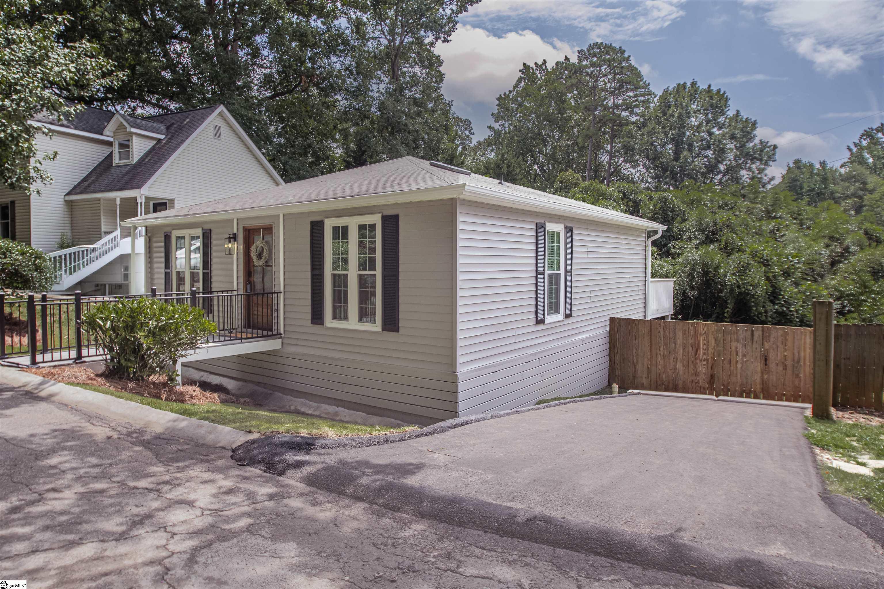 114 Brookview Circle Property Photo 3