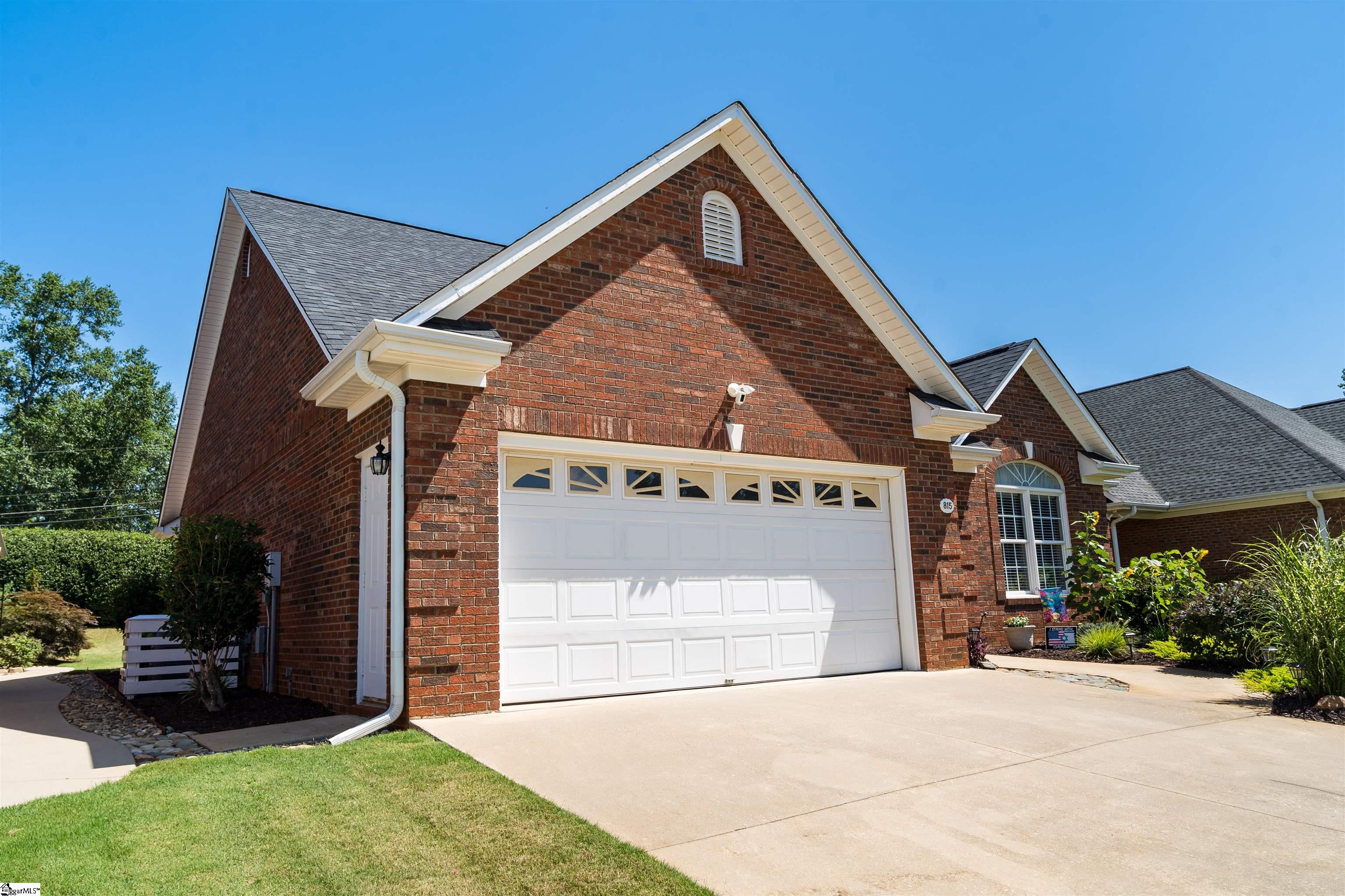 815 White Magnolia Drive Property Photo 3