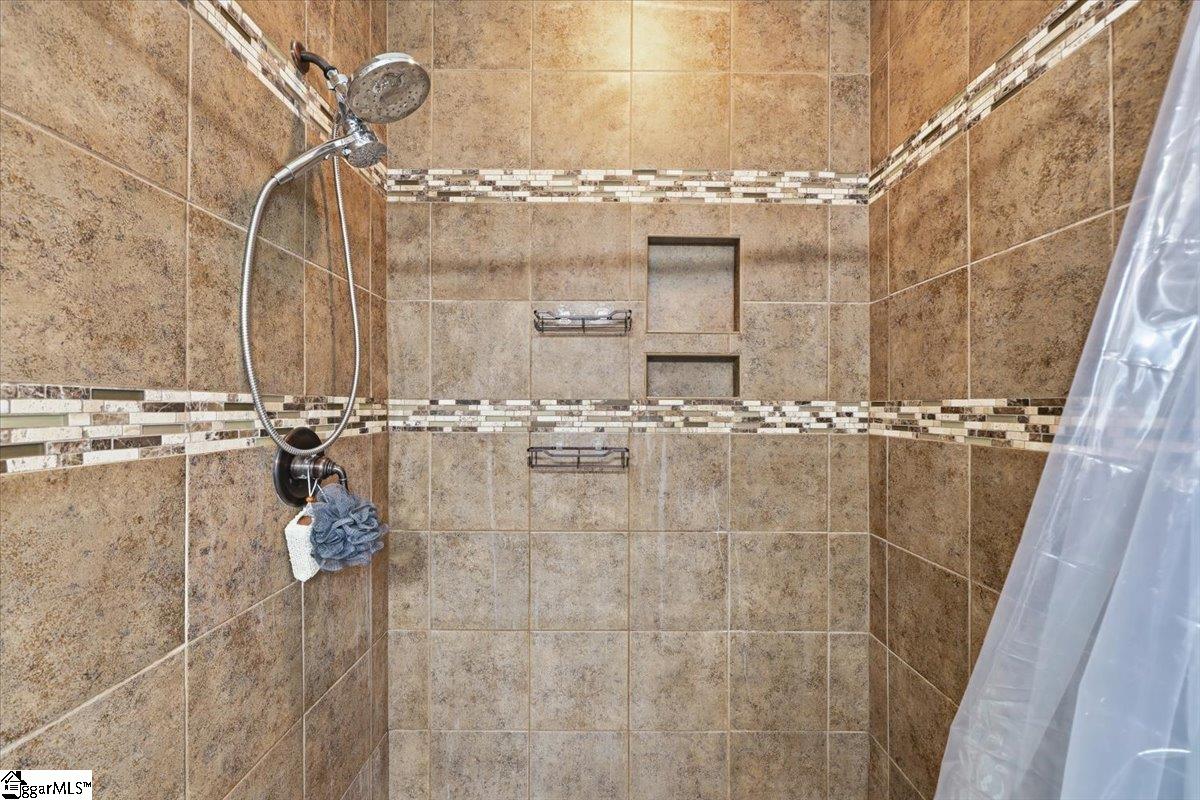 1018 Blythwood Drive Property Photo 23