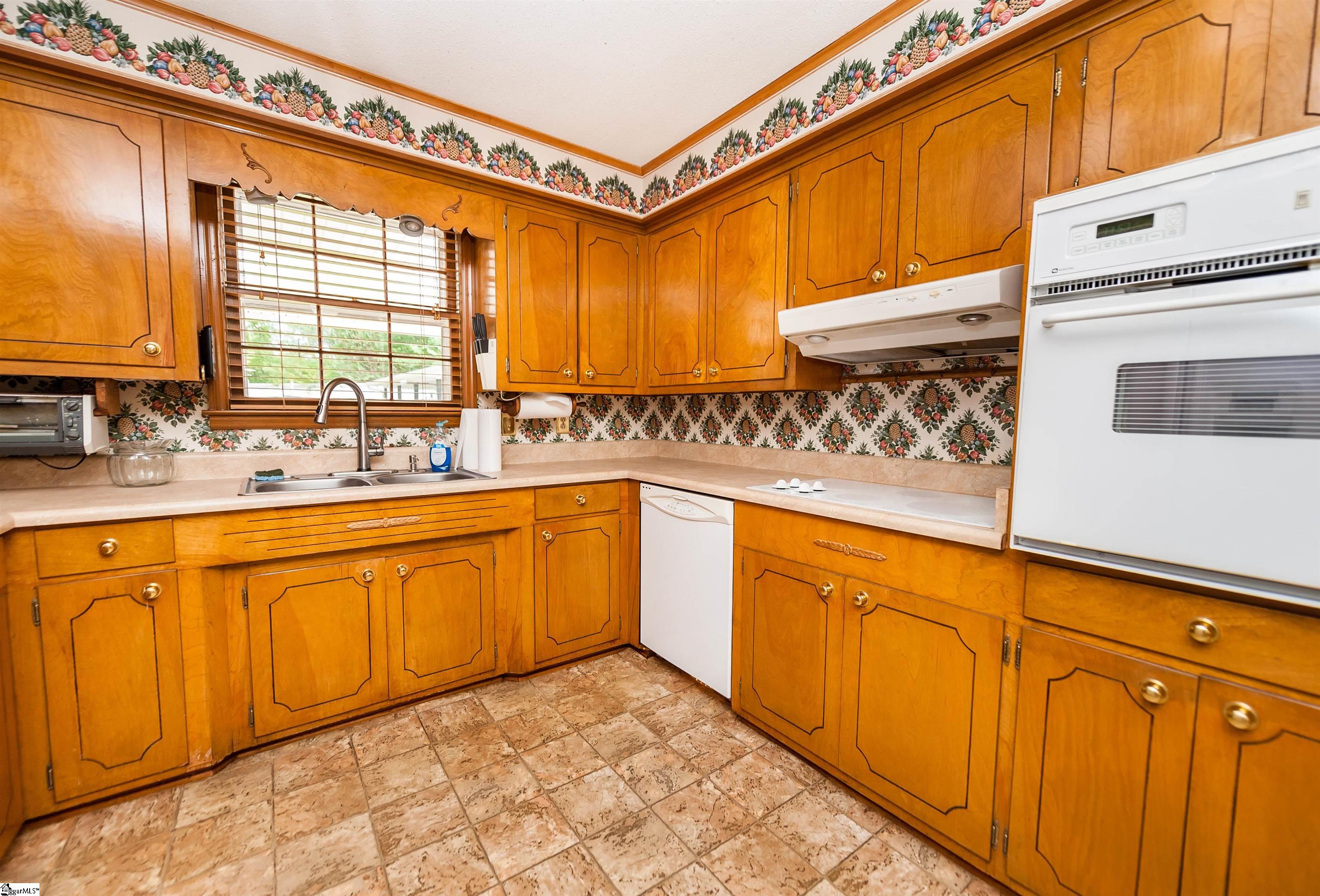 108 Ridgeway Drive Property Photo 9