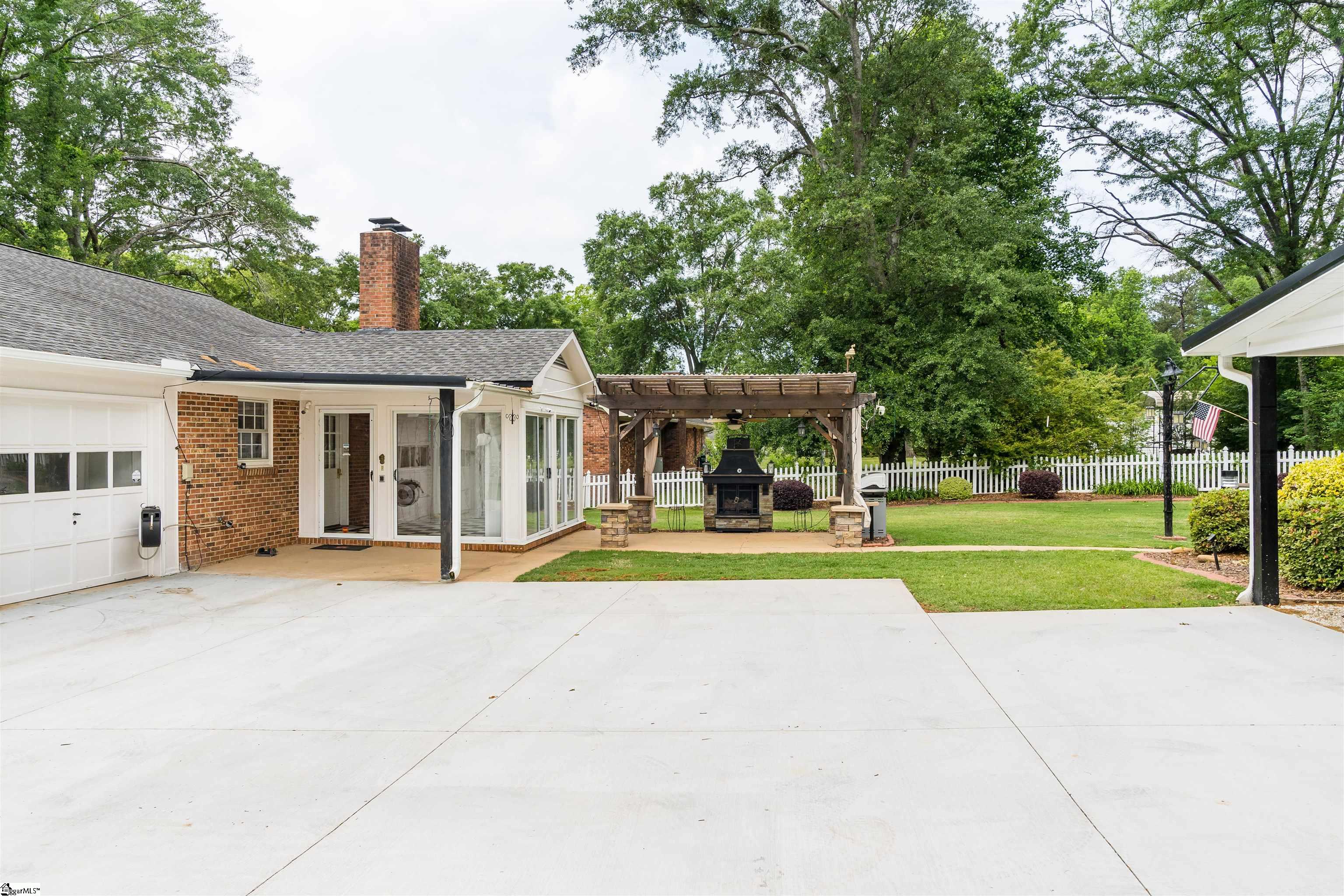 108 Ridgeway Drive Property Photo 34