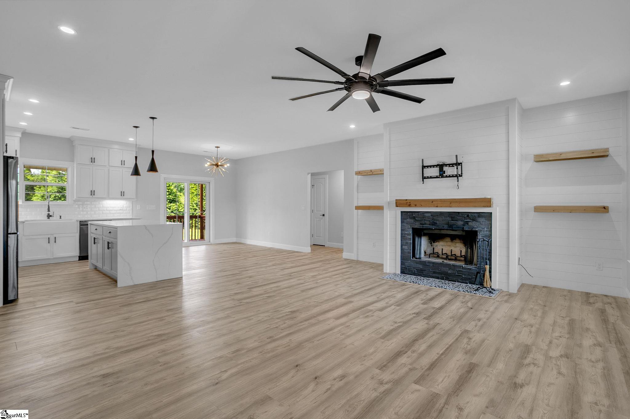 27 Carriage Drive Property Photo 6