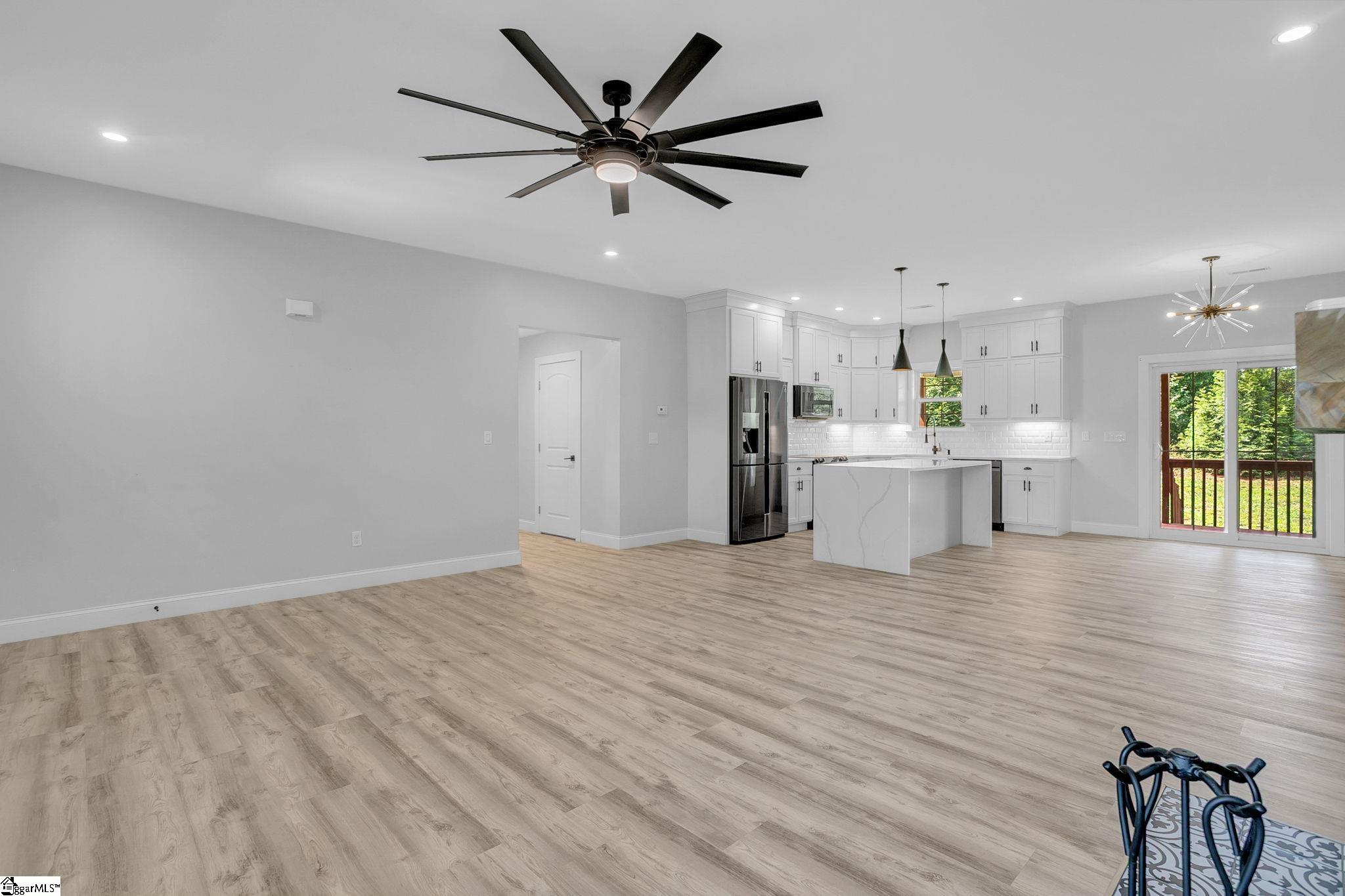 27 Carriage Drive Property Photo 7