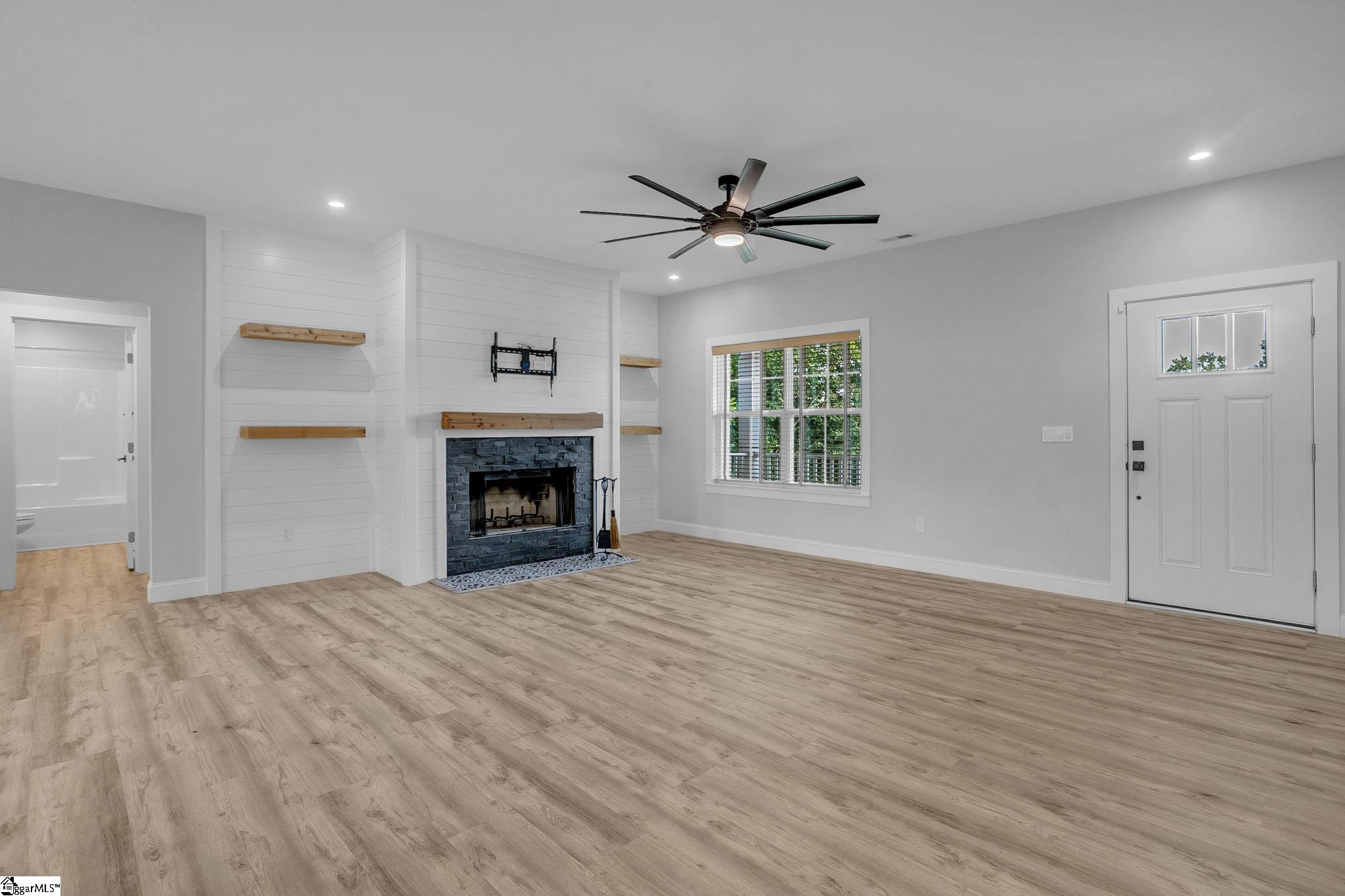 27 Carriage Drive Property Photo 8