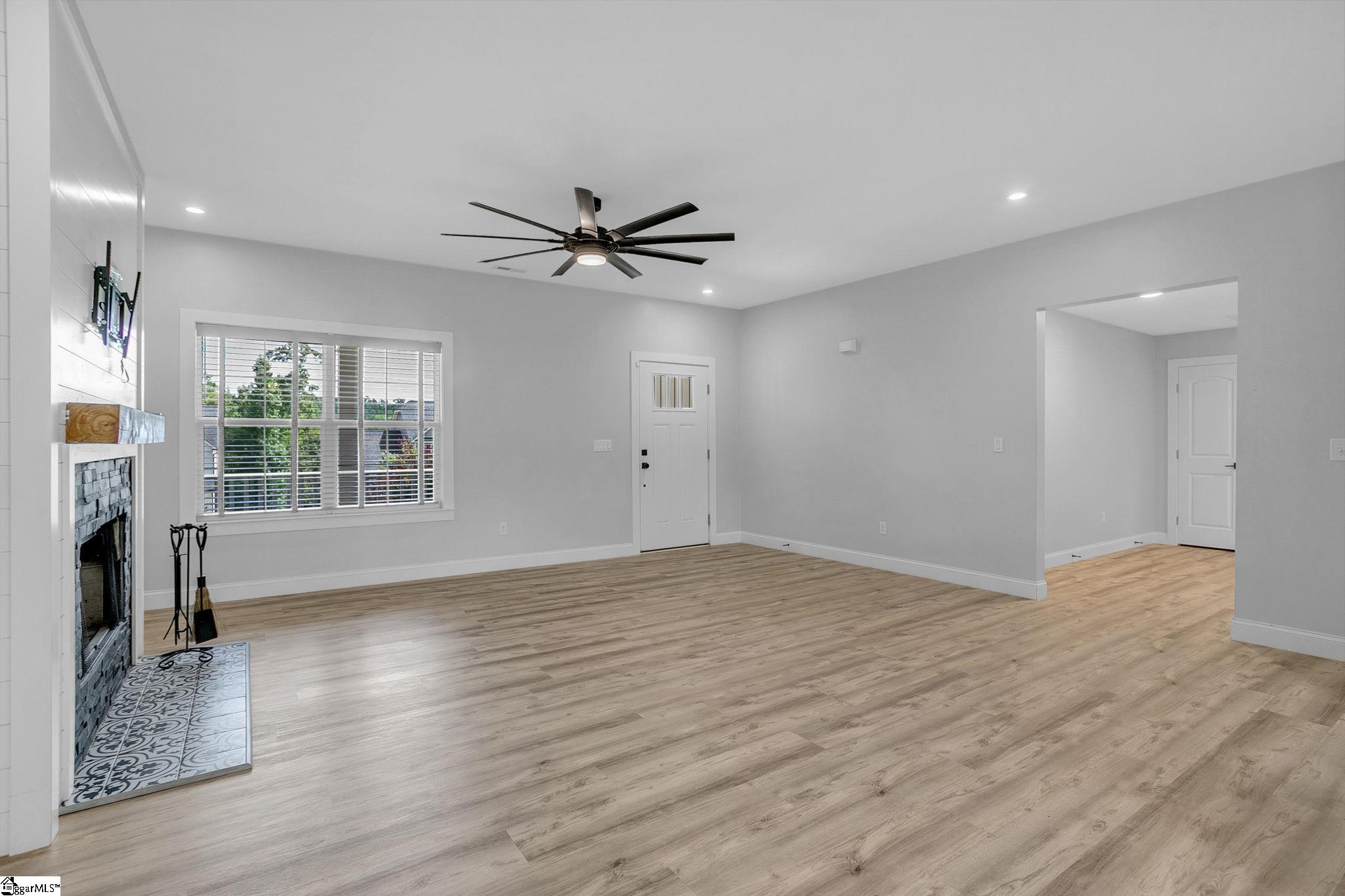 27 Carriage Drive Property Photo 9