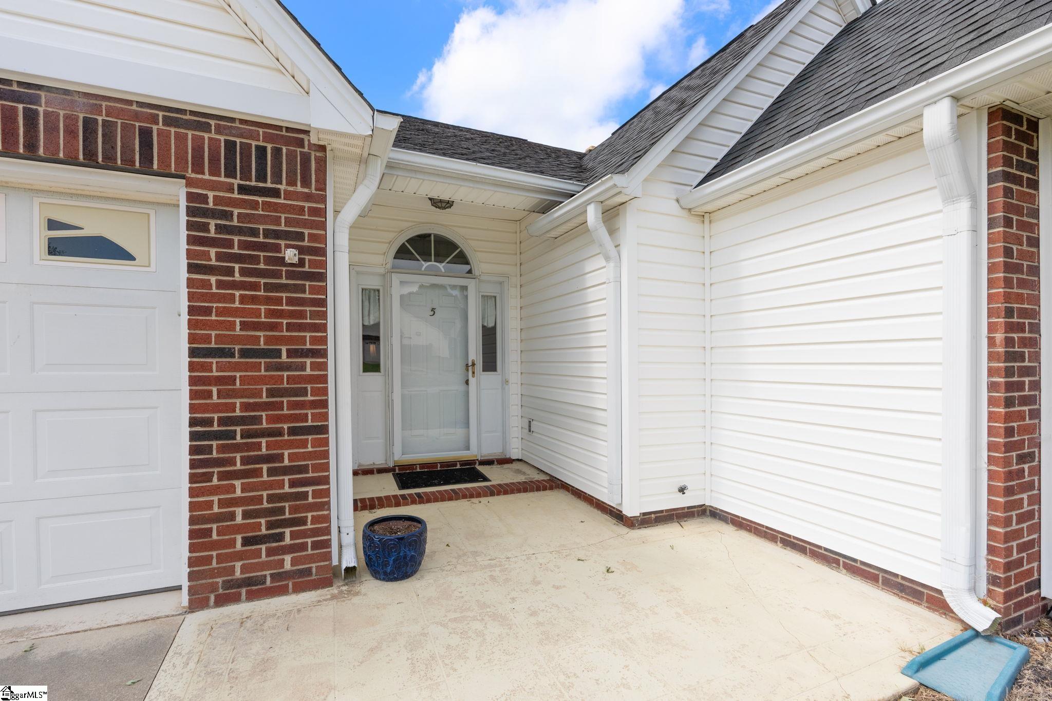 5 Raintree Cove Drive Property Photo 2