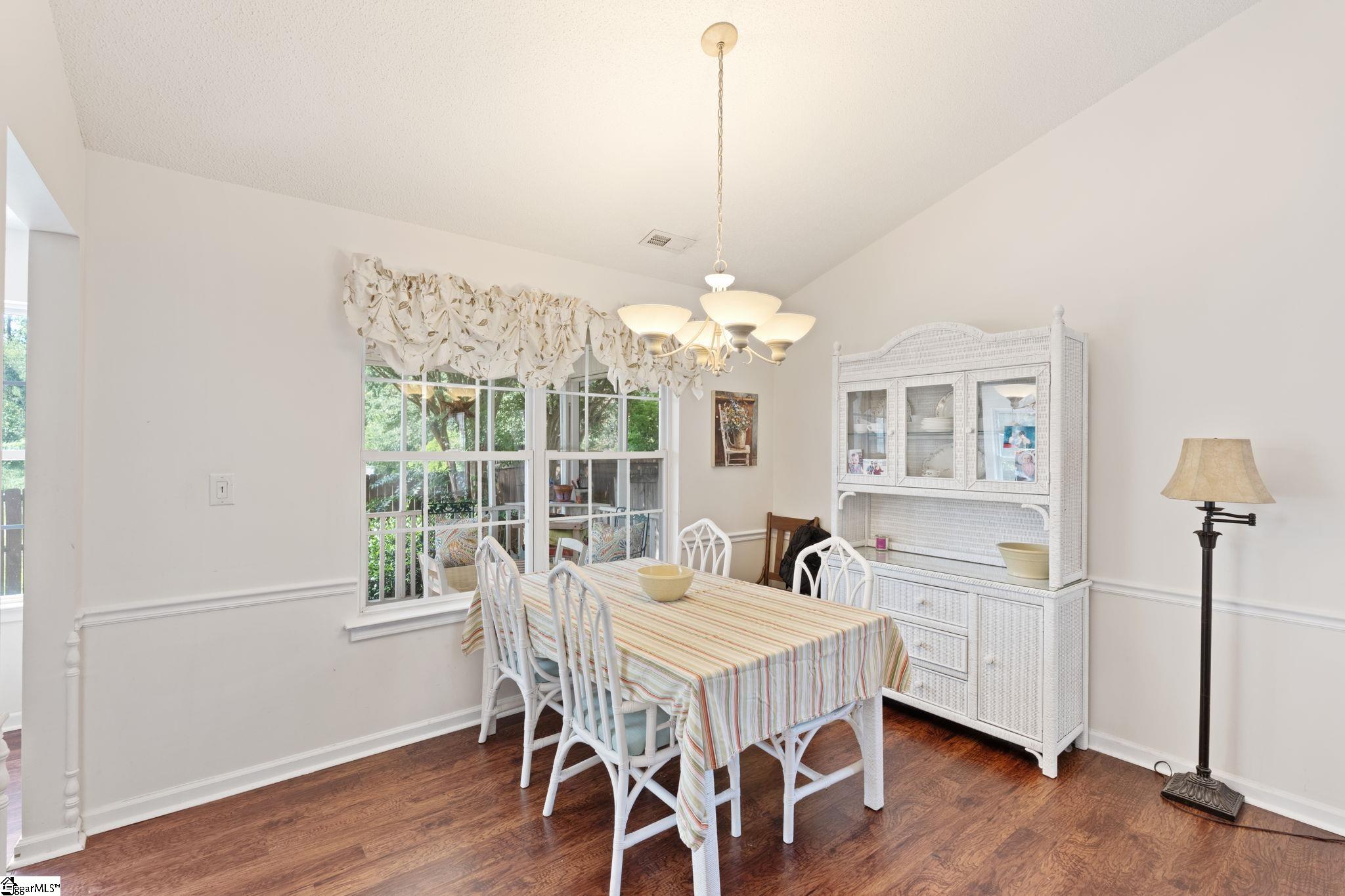 5 Raintree Cove Drive Property Photo 8
