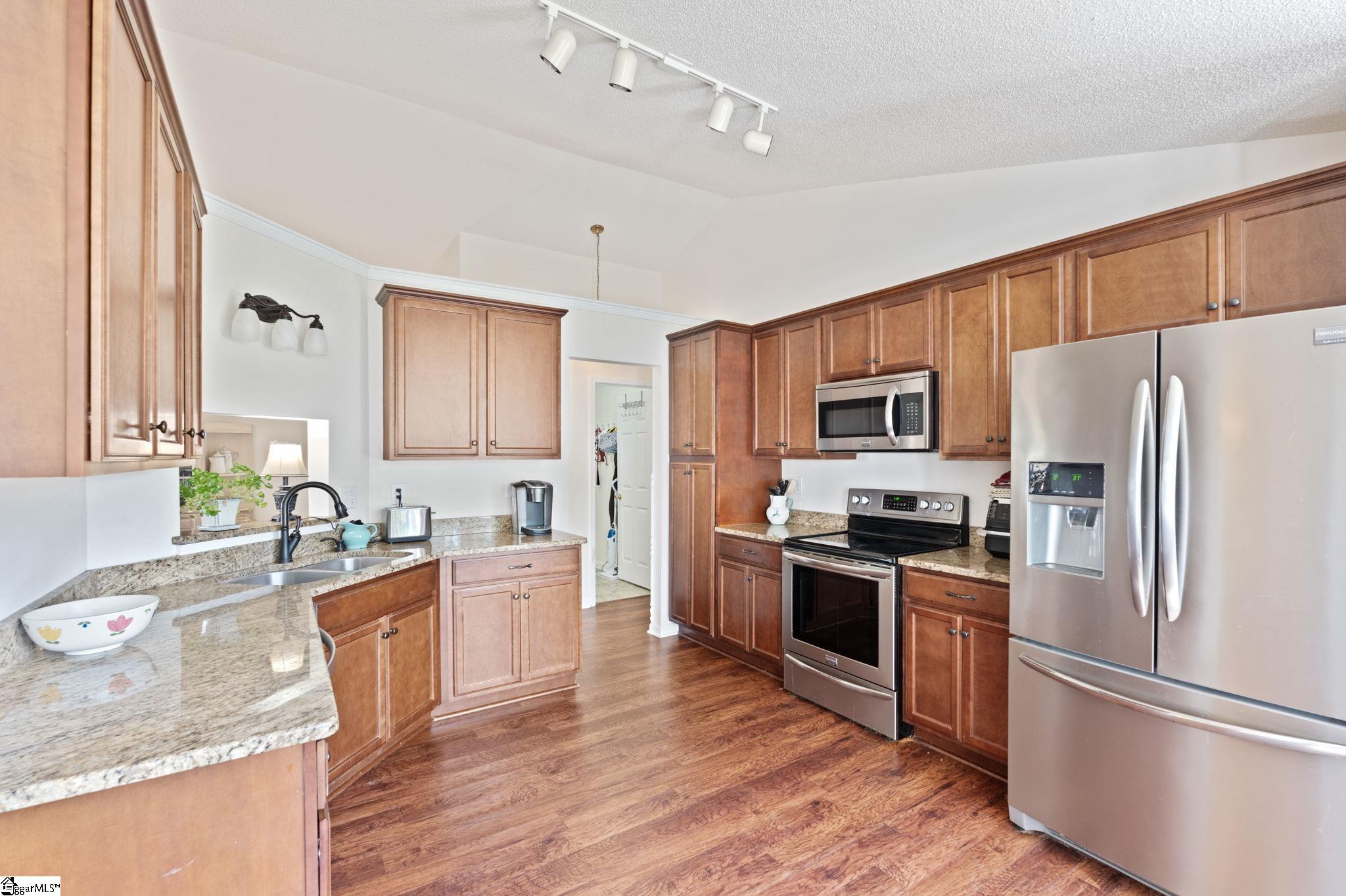5 Raintree Cove Drive Property Photo 9