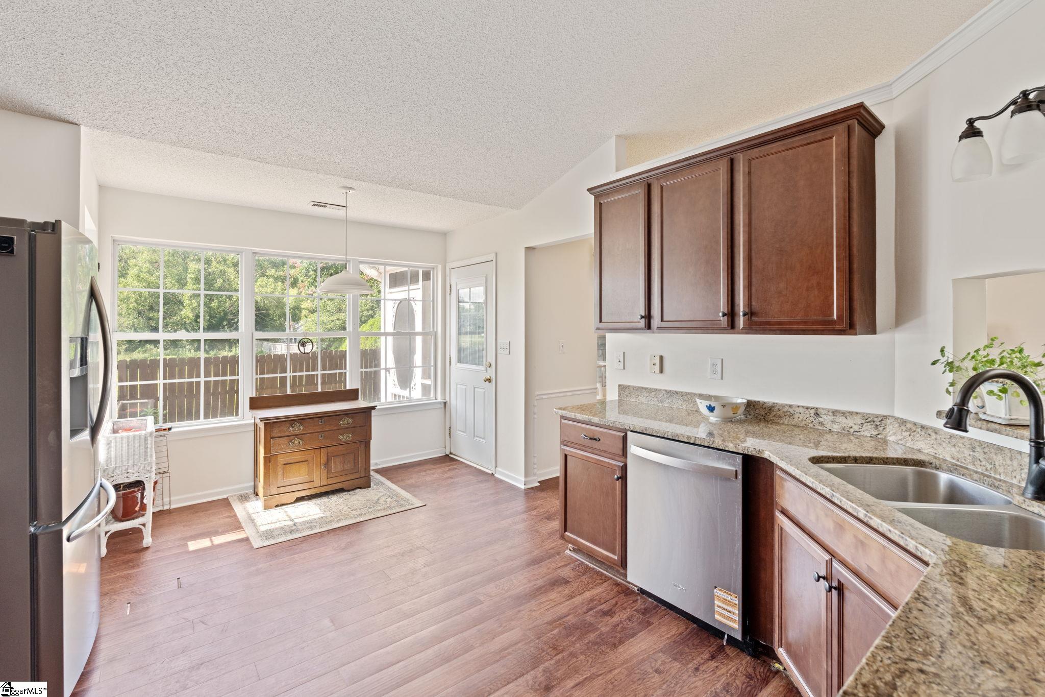 5 Raintree Cove Drive Property Photo 12