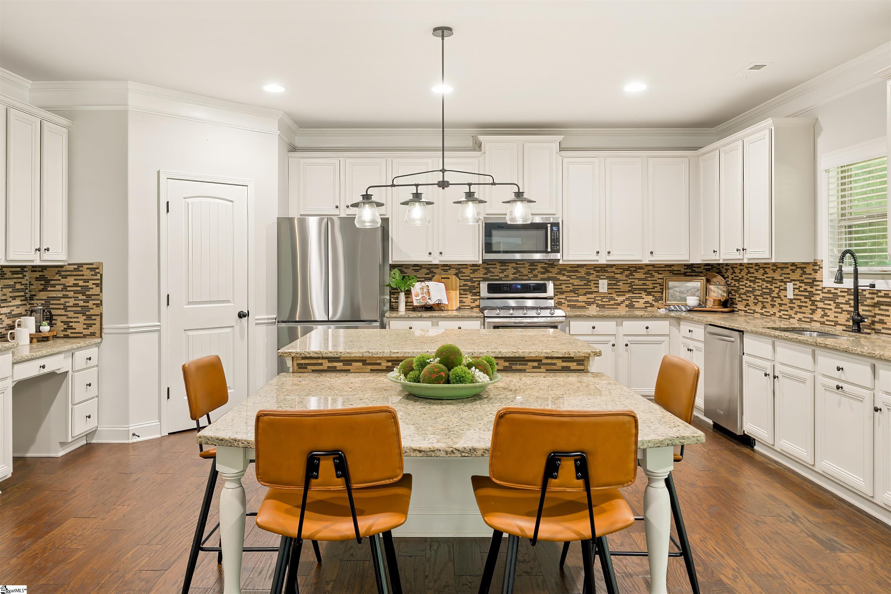 239 Ivy Woods Court Property Photo 8