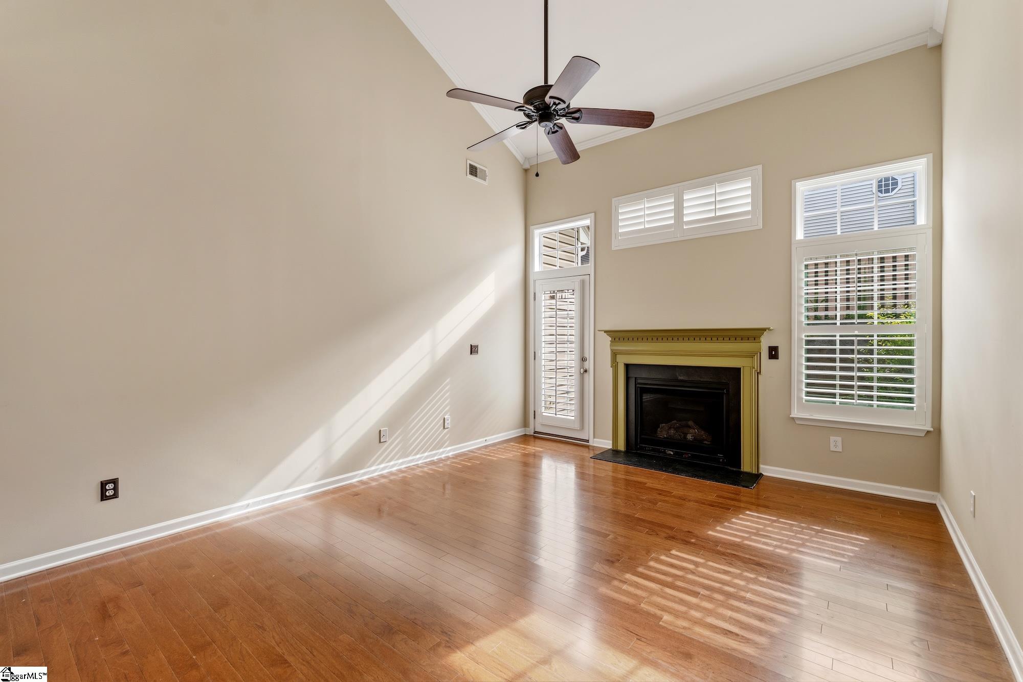 419 Cedar Pines Drive Property Photo 9