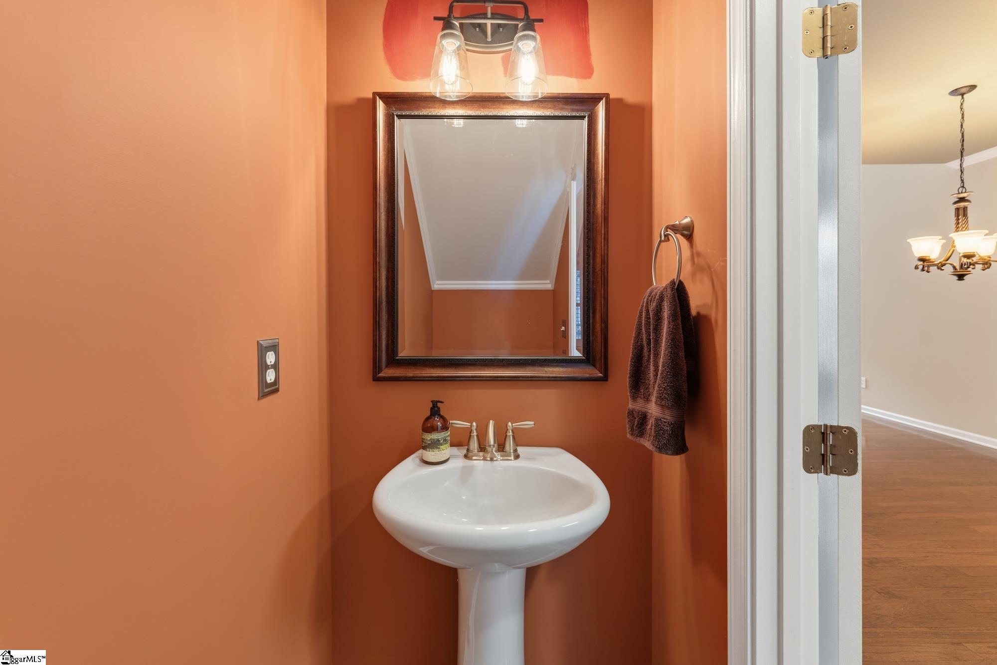 419 Cedar Pines Drive Property Photo 12