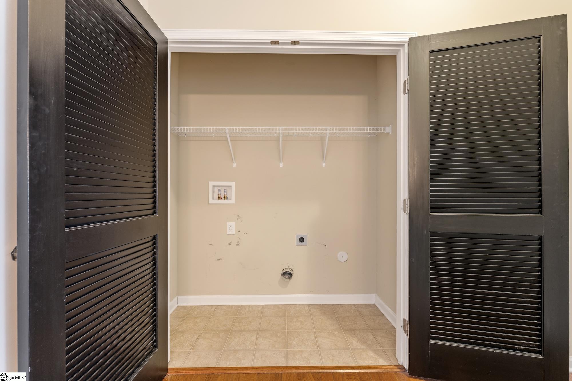419 Cedar Pines Drive Property Photo 13