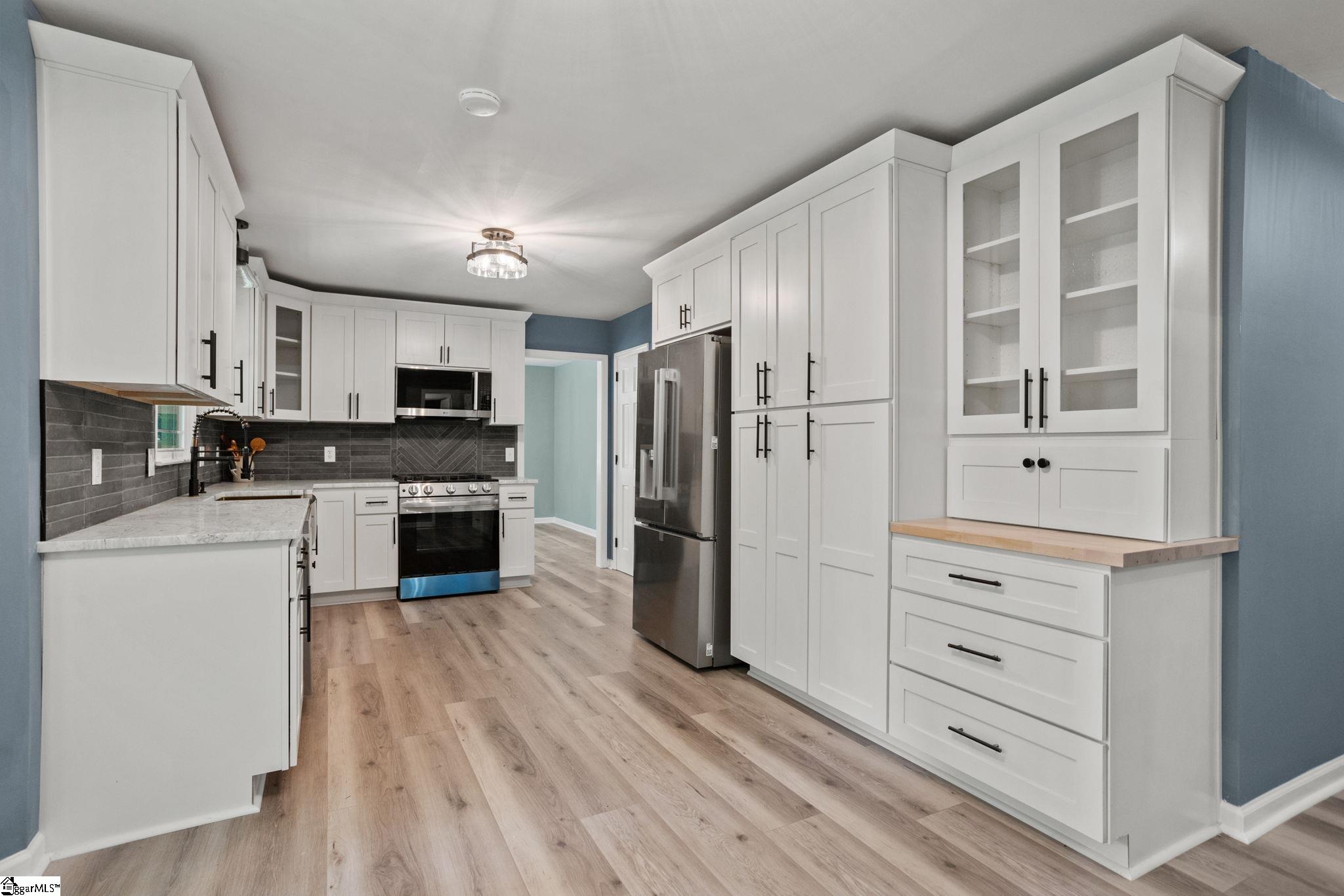 201 Hillpine Drive Property Photo 9