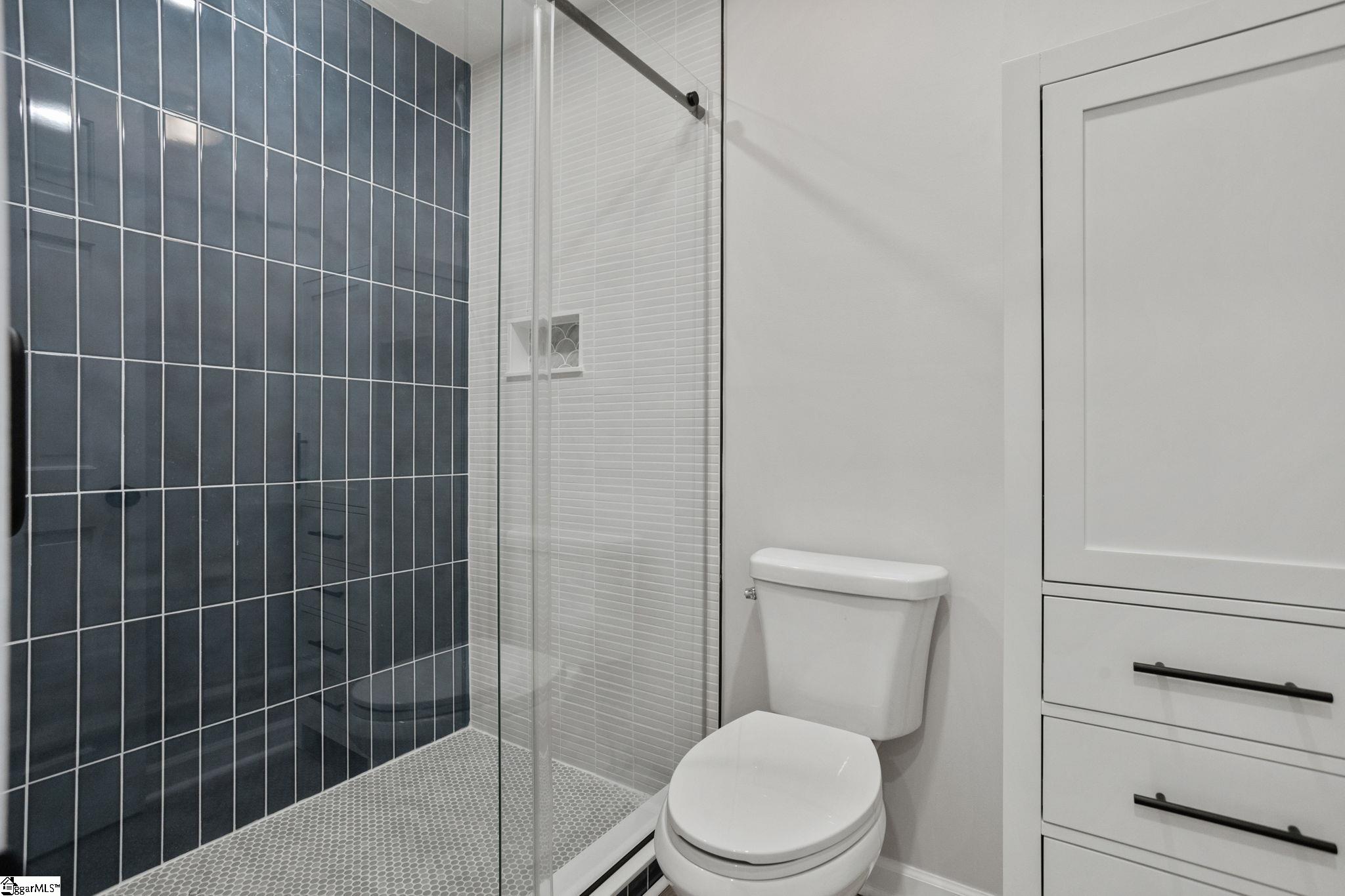201 Hillpine Drive Property Photo 16
