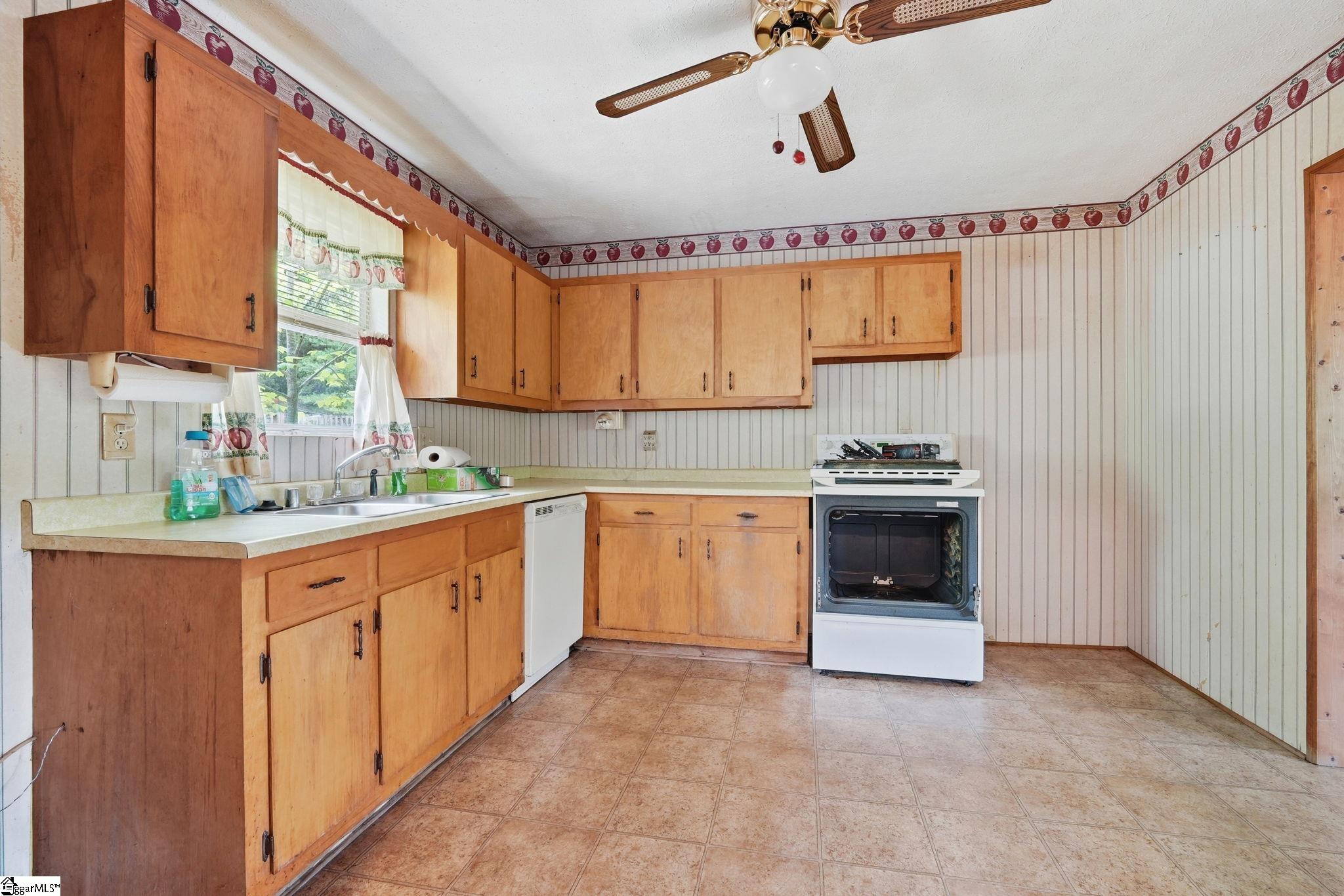 1600308 Property Photo 45