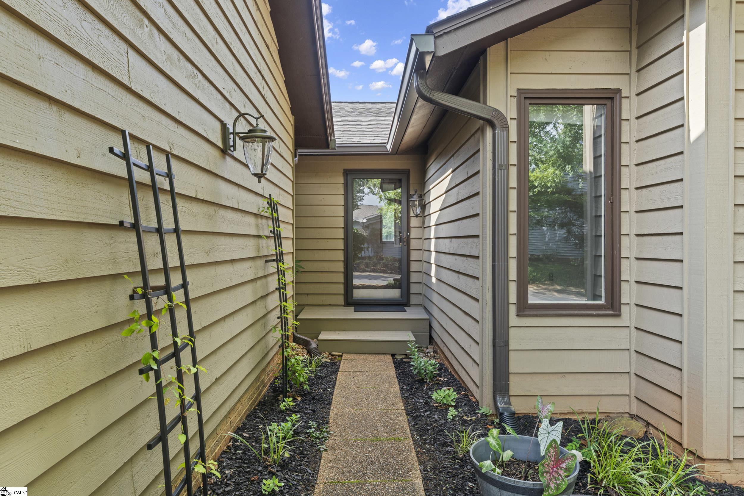 129 Tanager Circle Property Photo 3
