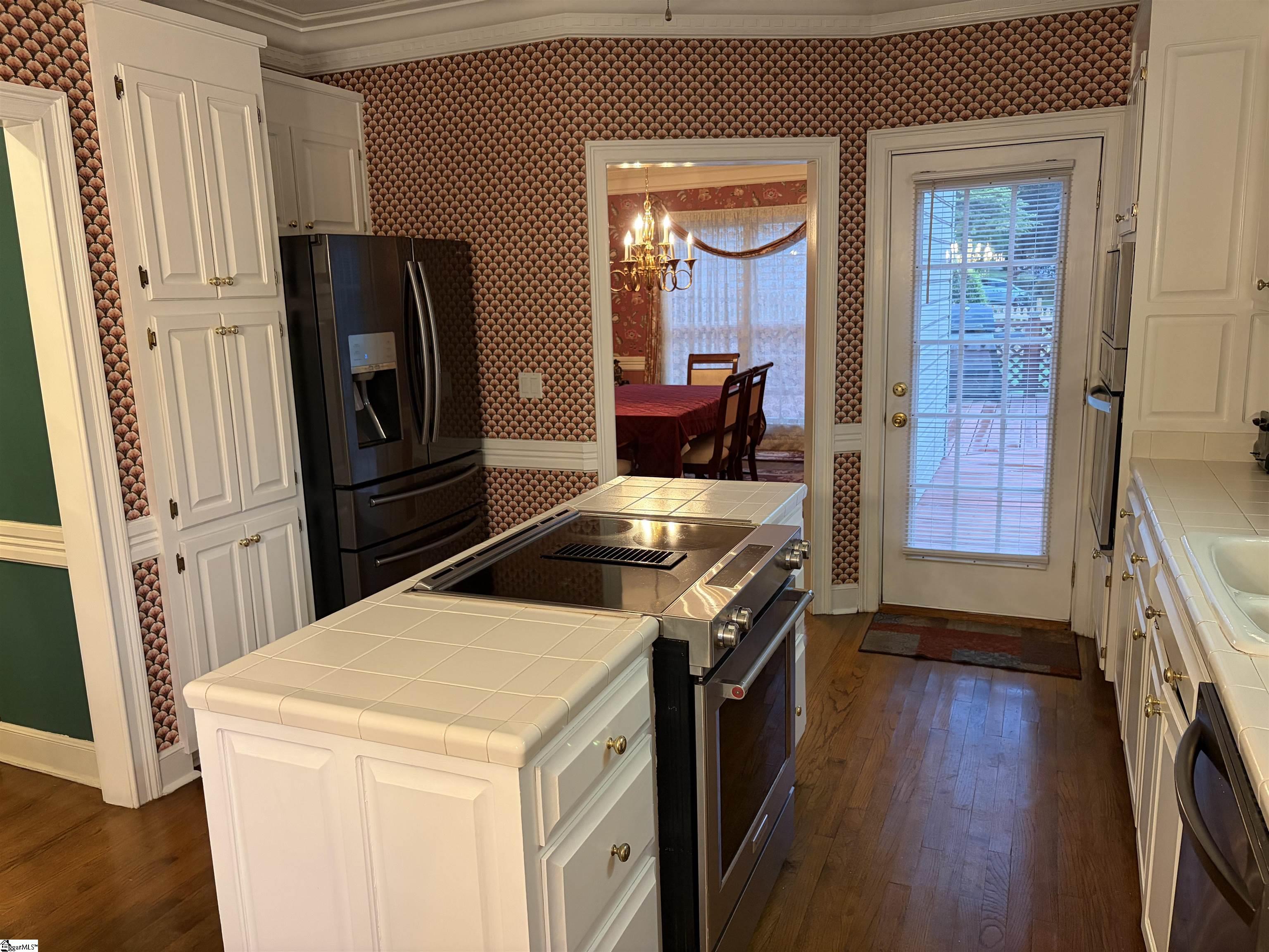 303 Pelham Falls Drive Property Photo 5