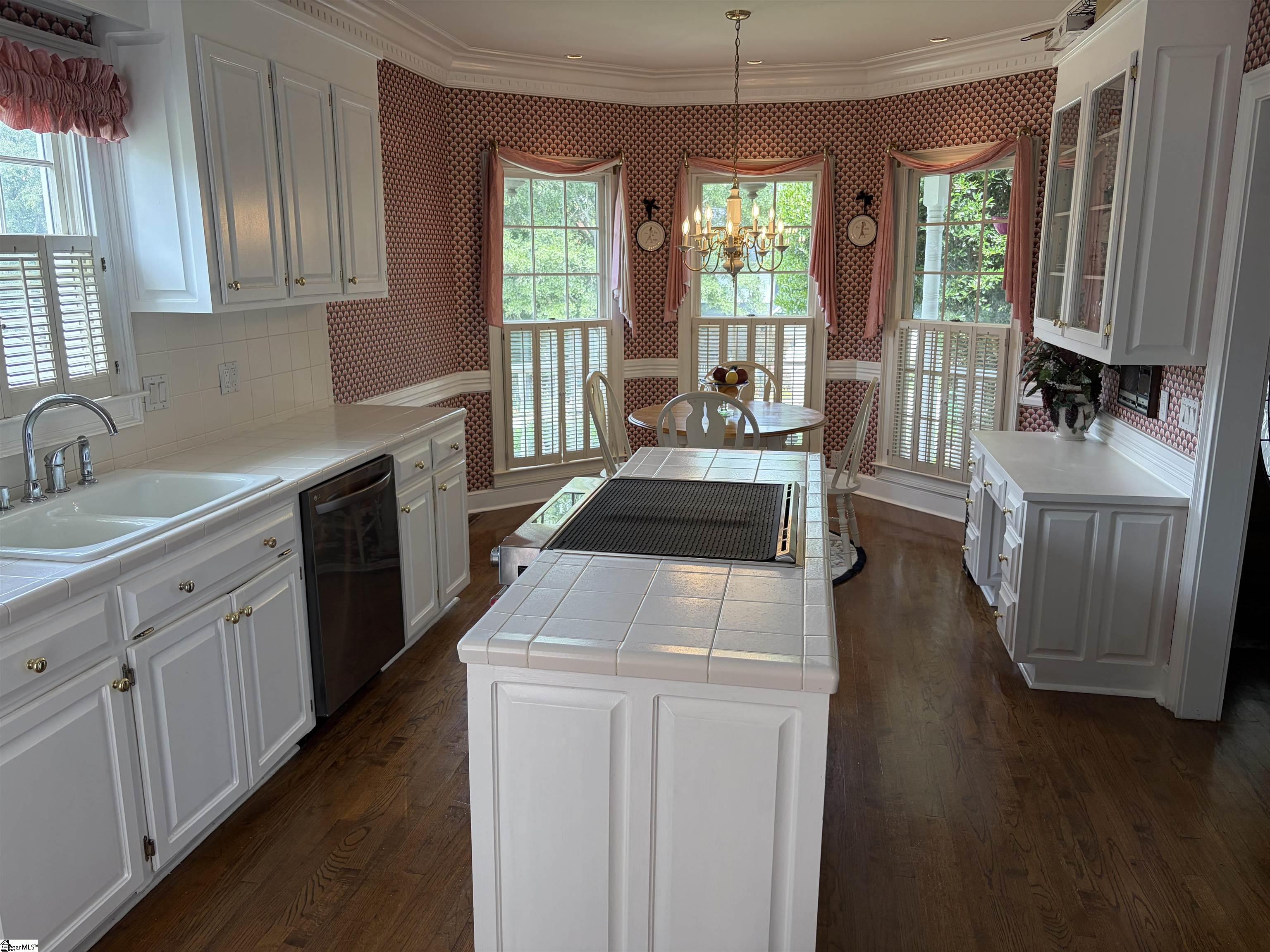 303 Pelham Falls Drive Property Photo 6