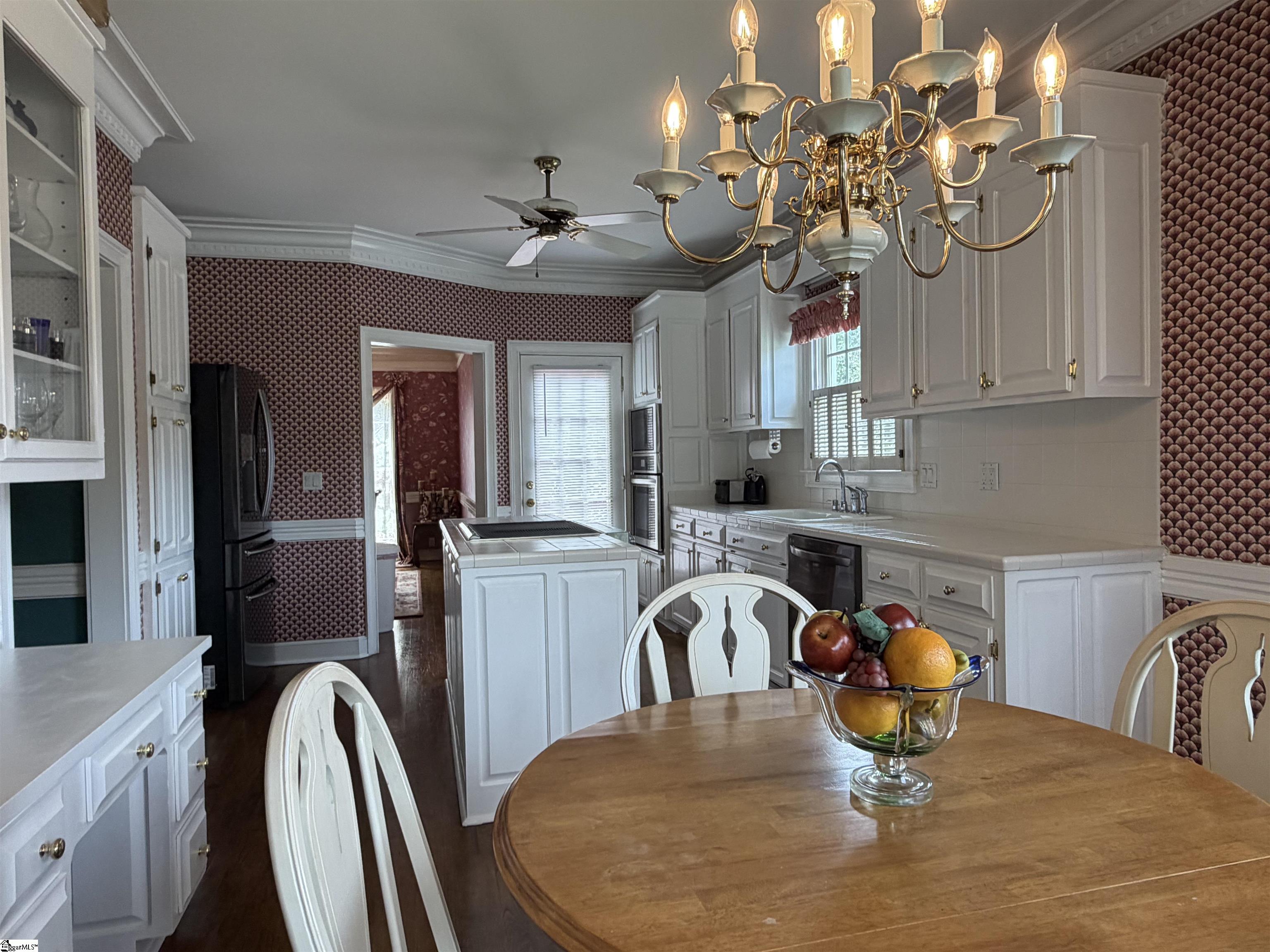 303 Pelham Falls Drive Property Photo 8