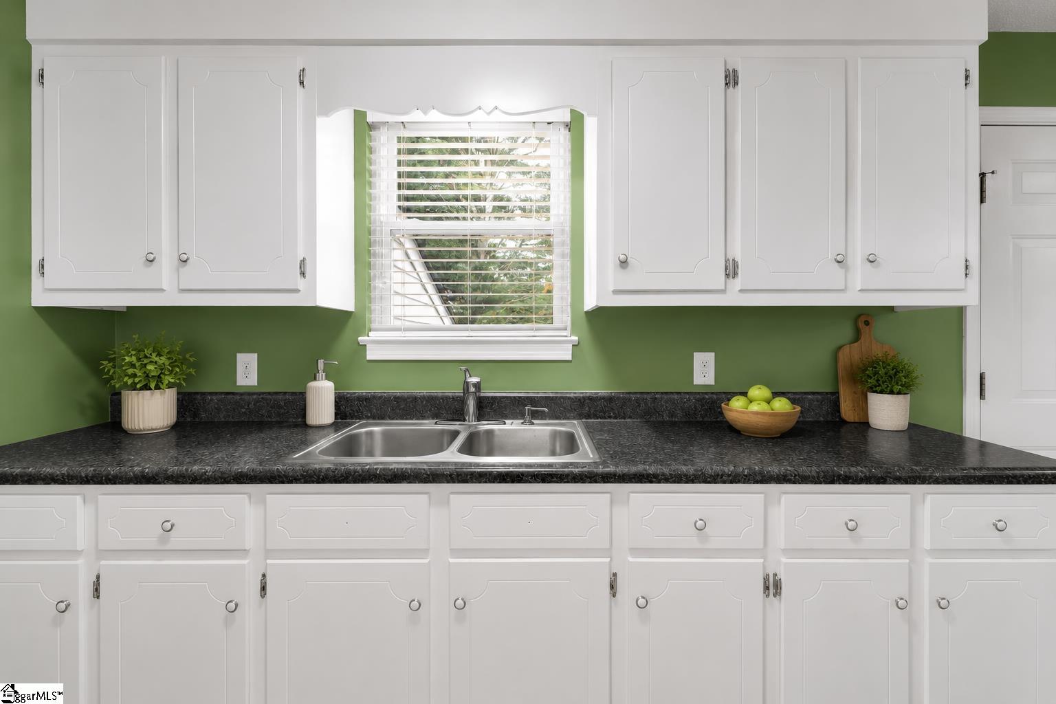 18 Genesis Court Property Photo 8