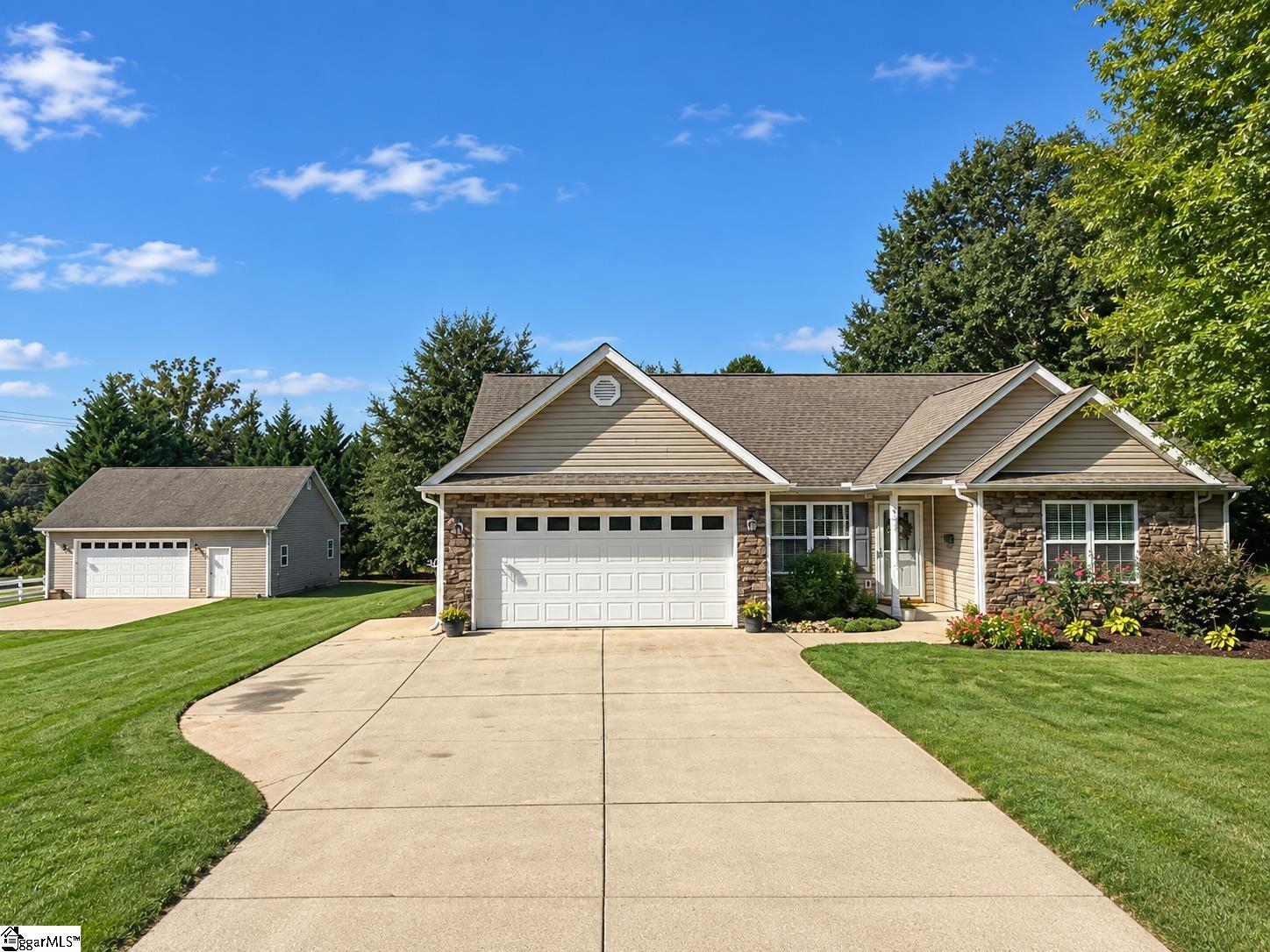 1 Berry Tree Court Property Photo 1
