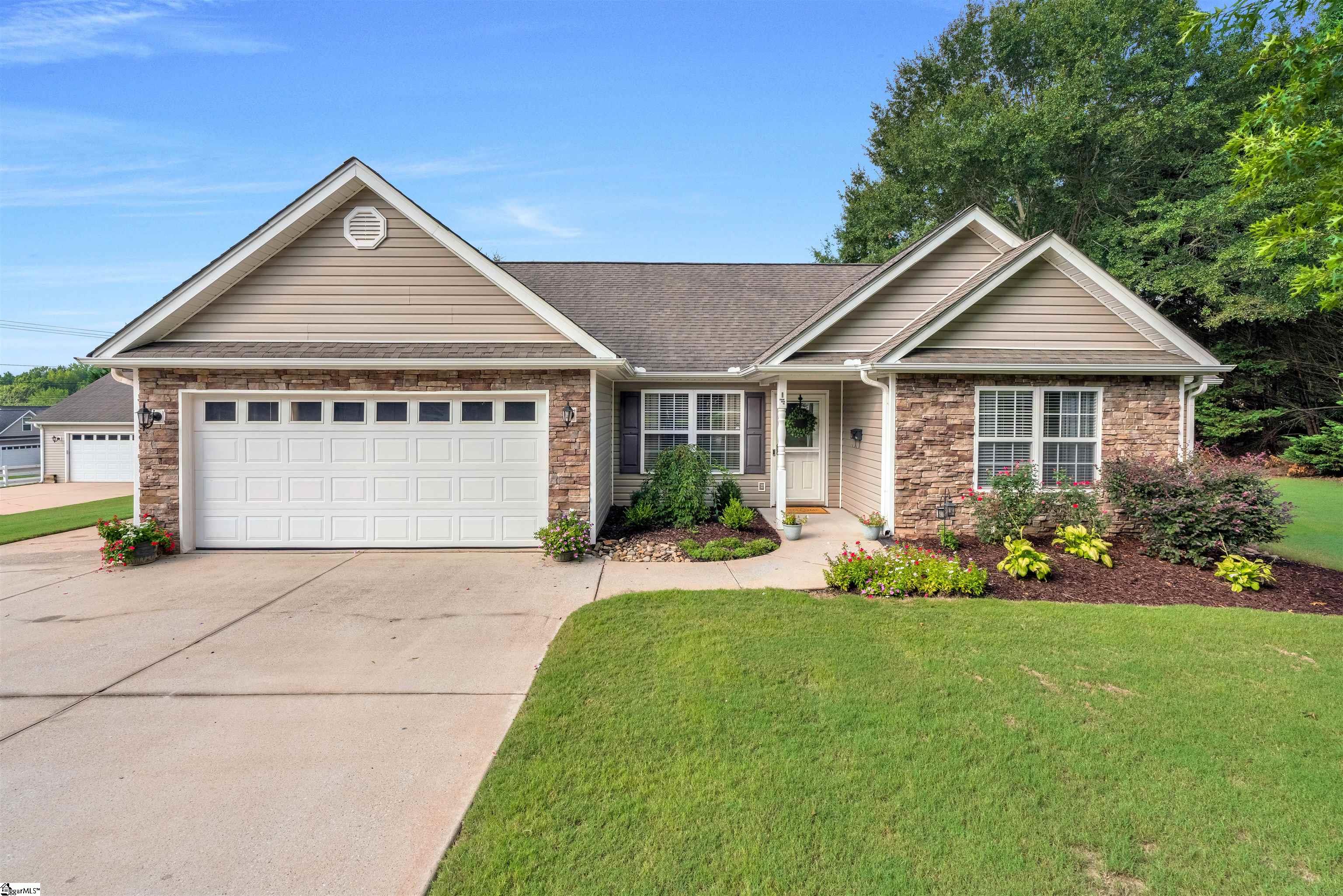 1 Berry Tree Court Property Photo 2