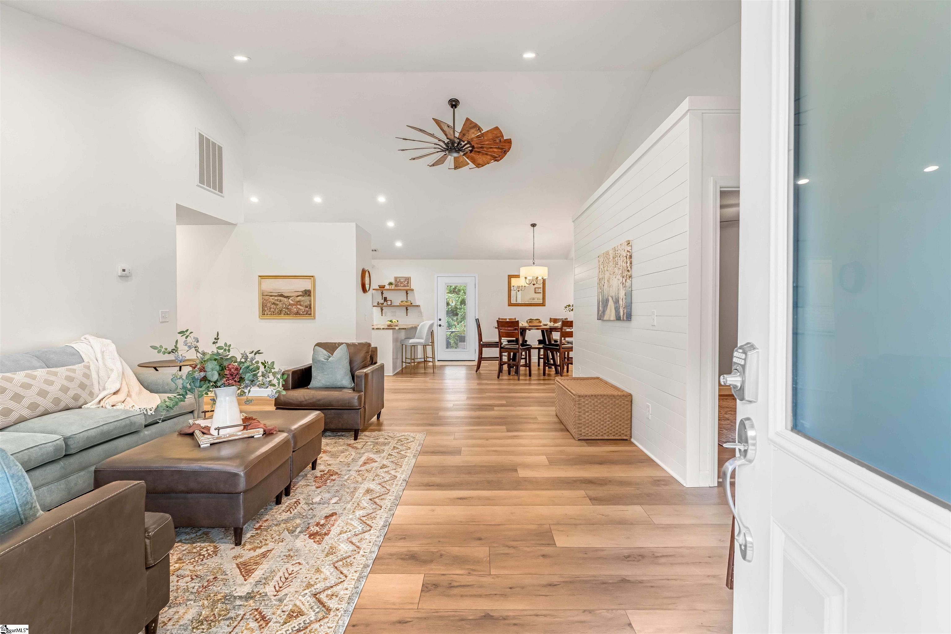 1 Berry Tree Court Property Photo 8