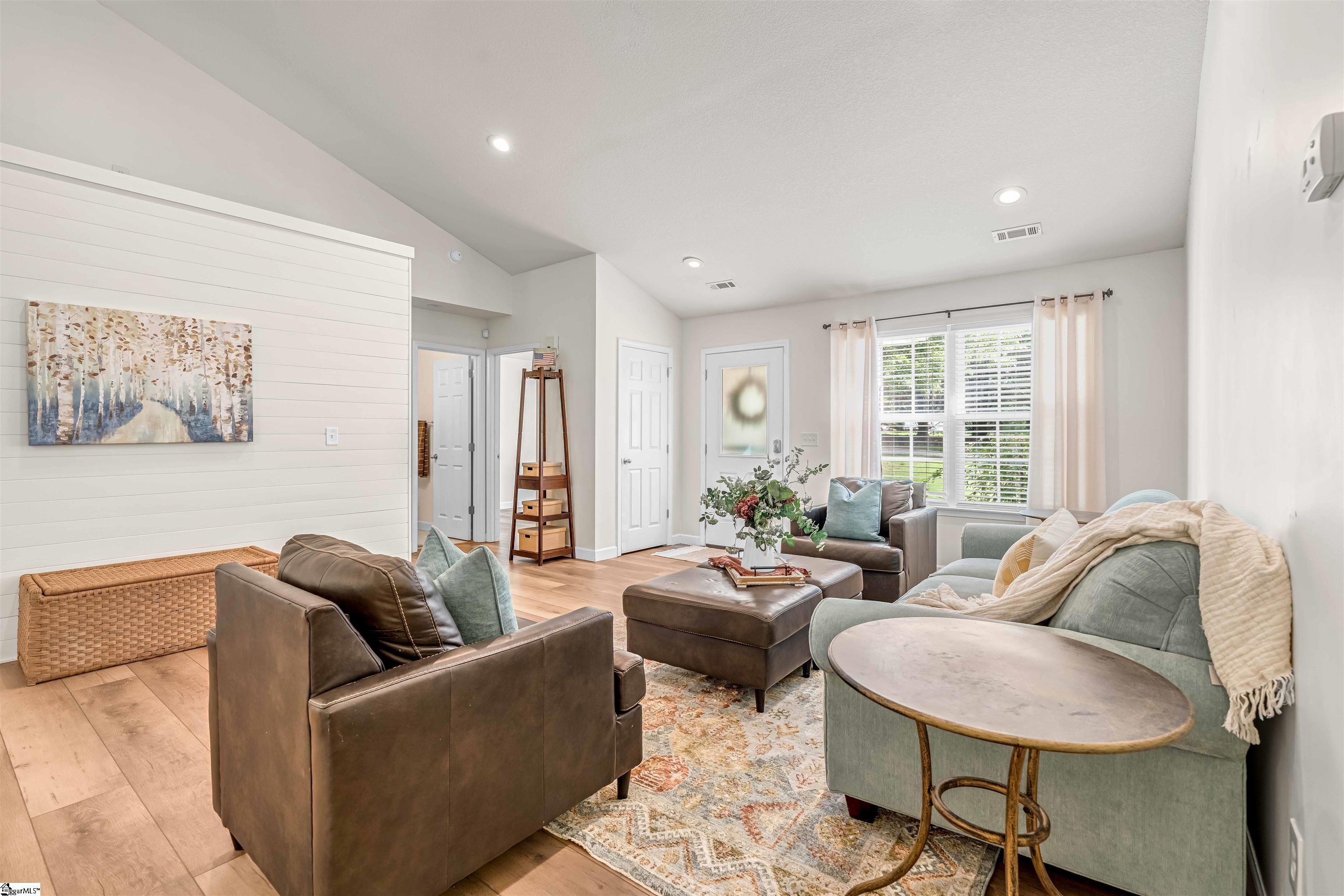1 Berry Tree Court Property Photo 12