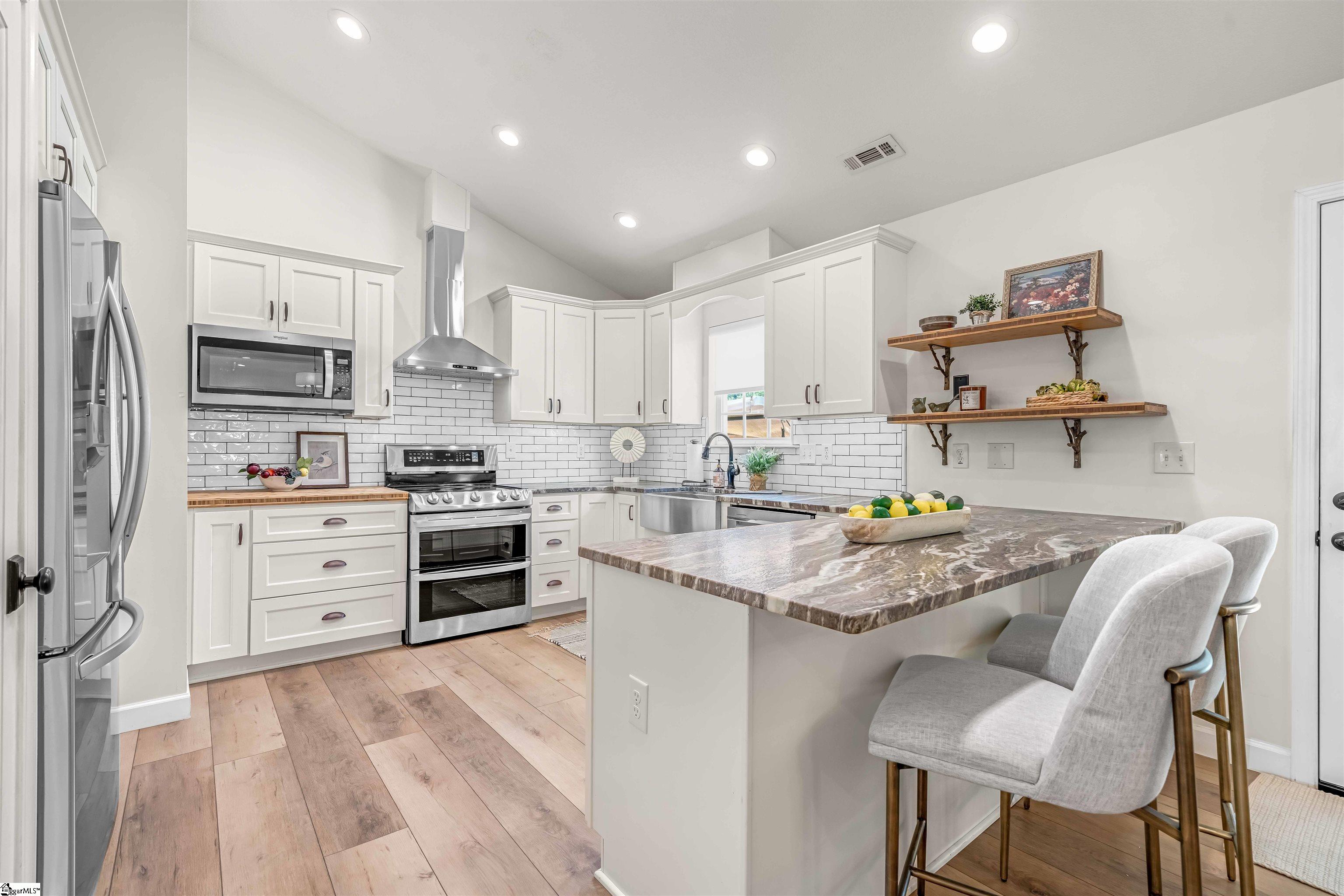 1 Berry Tree Court Property Photo 13