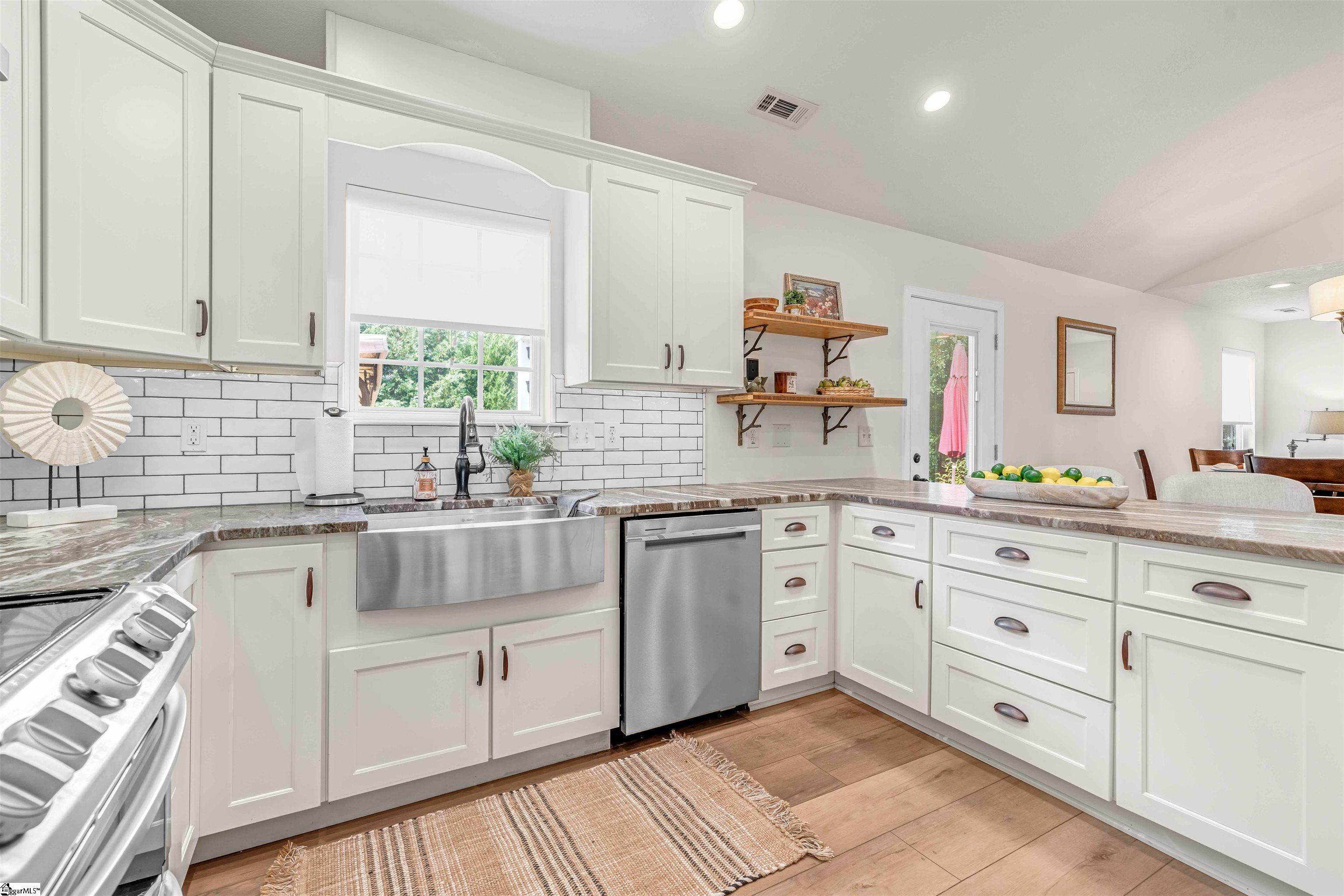 1 Berry Tree Court Property Photo 15