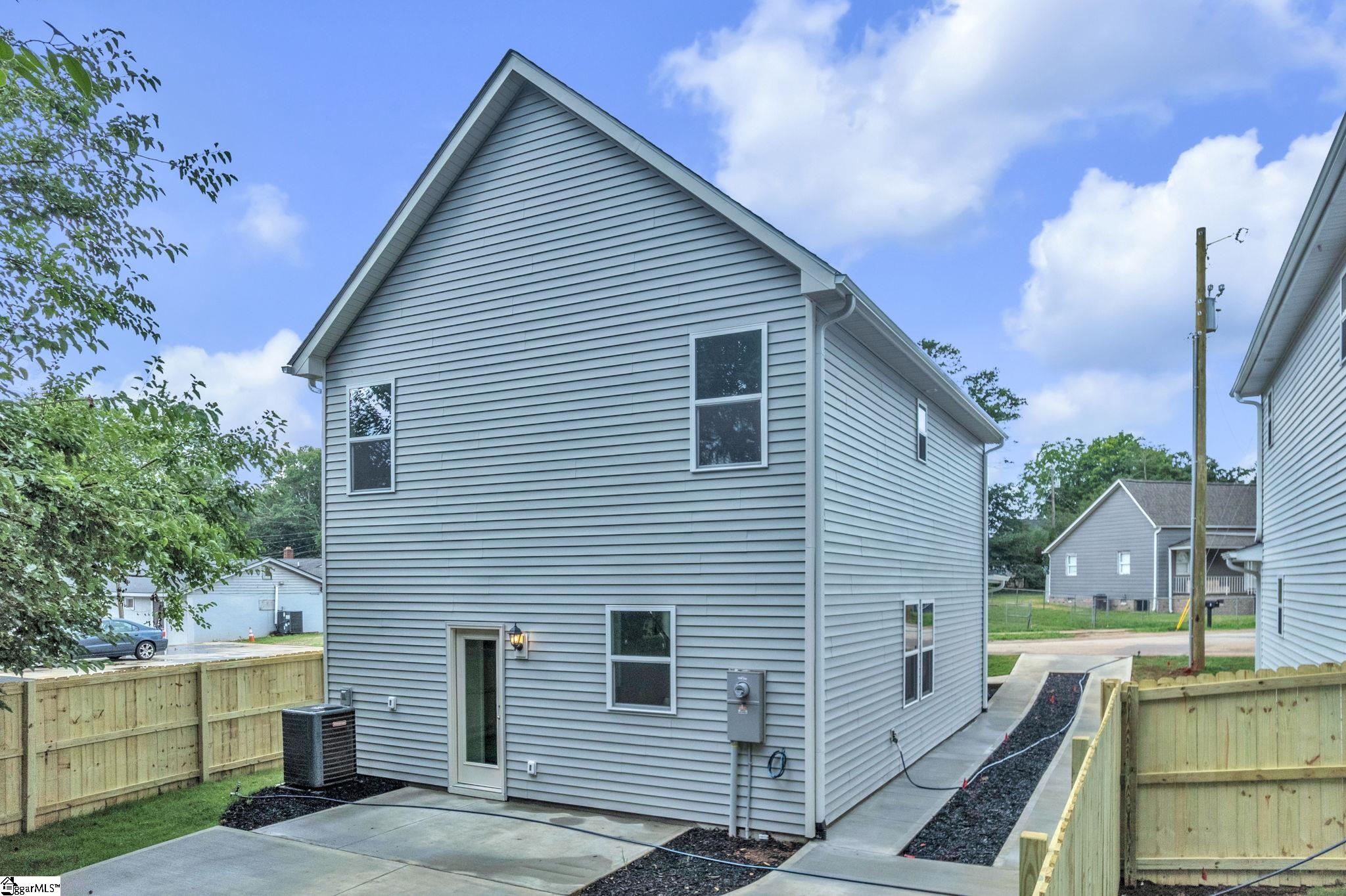 145 D Street Property Photo 25