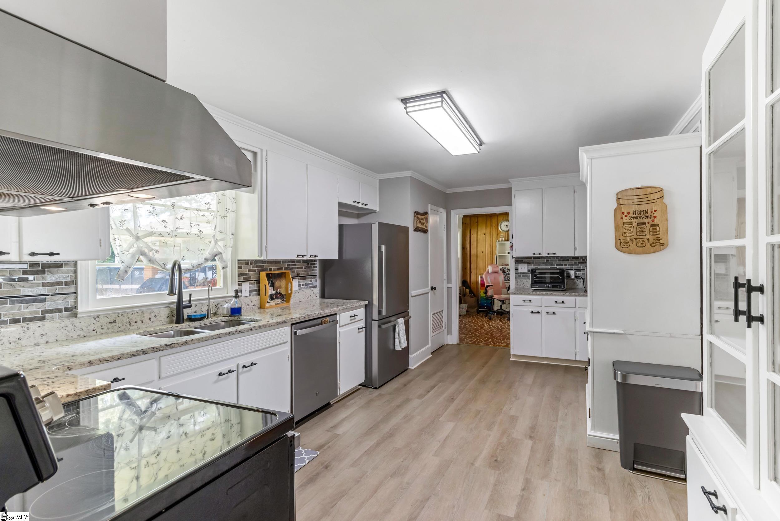 205 Dixon Street Property Photo 15